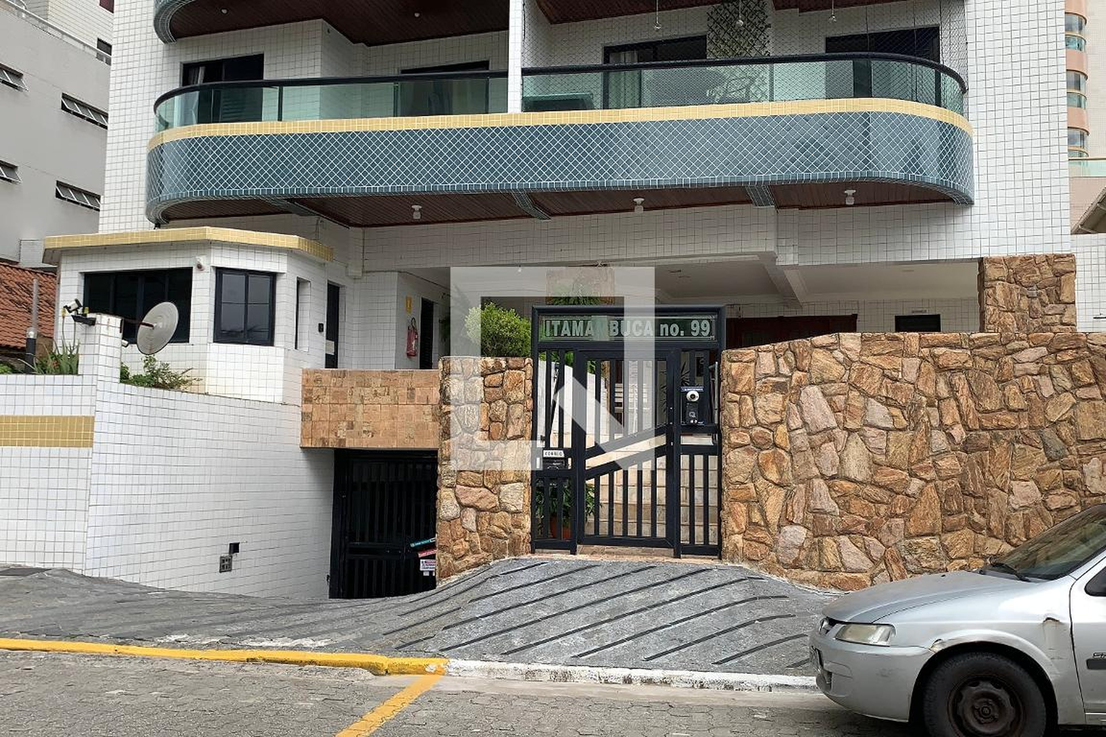 Fachada Condomínio Itamambuca