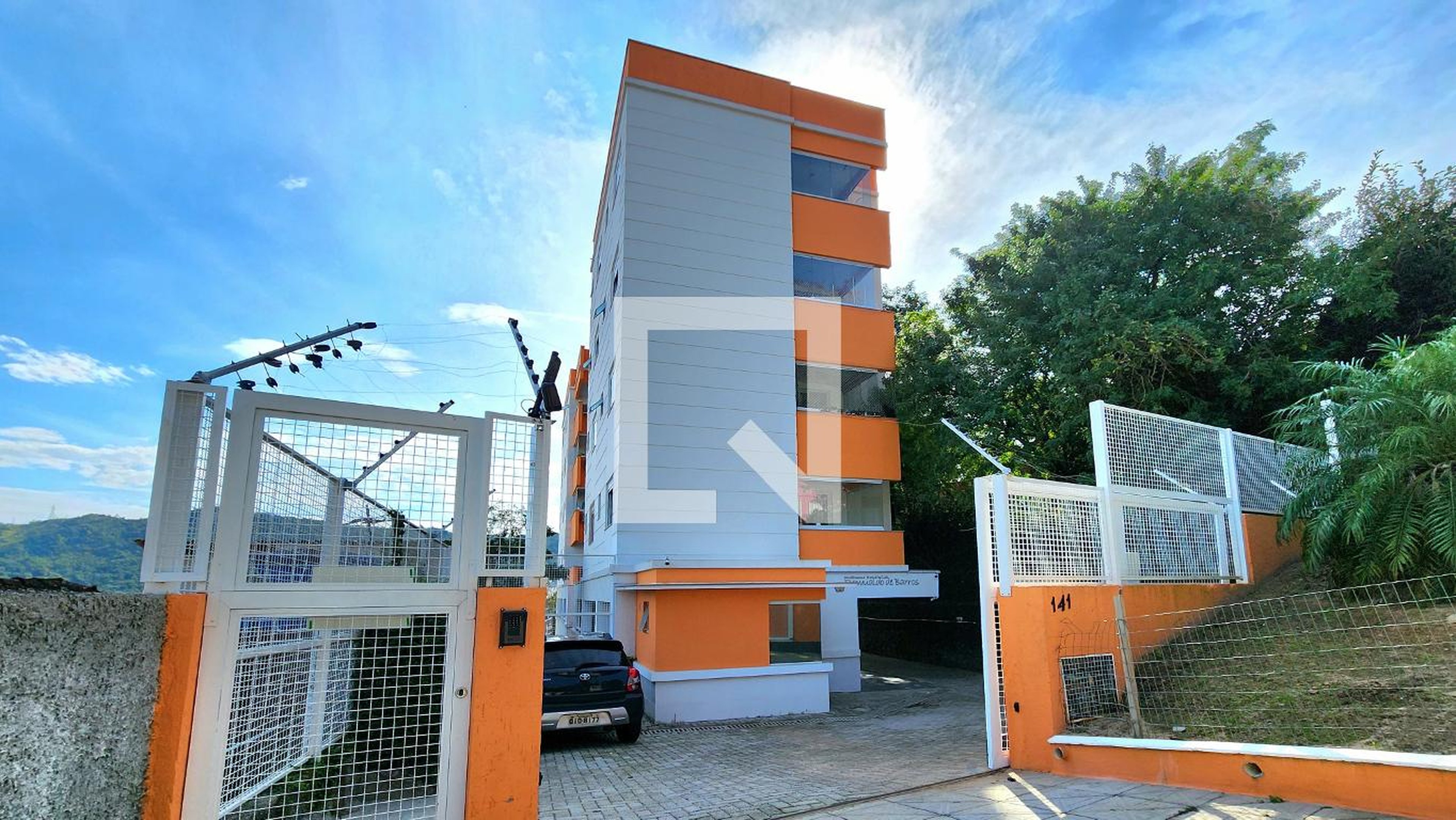 Fachada Condomínio em Rua Capitão Romualdo de Barros, 140