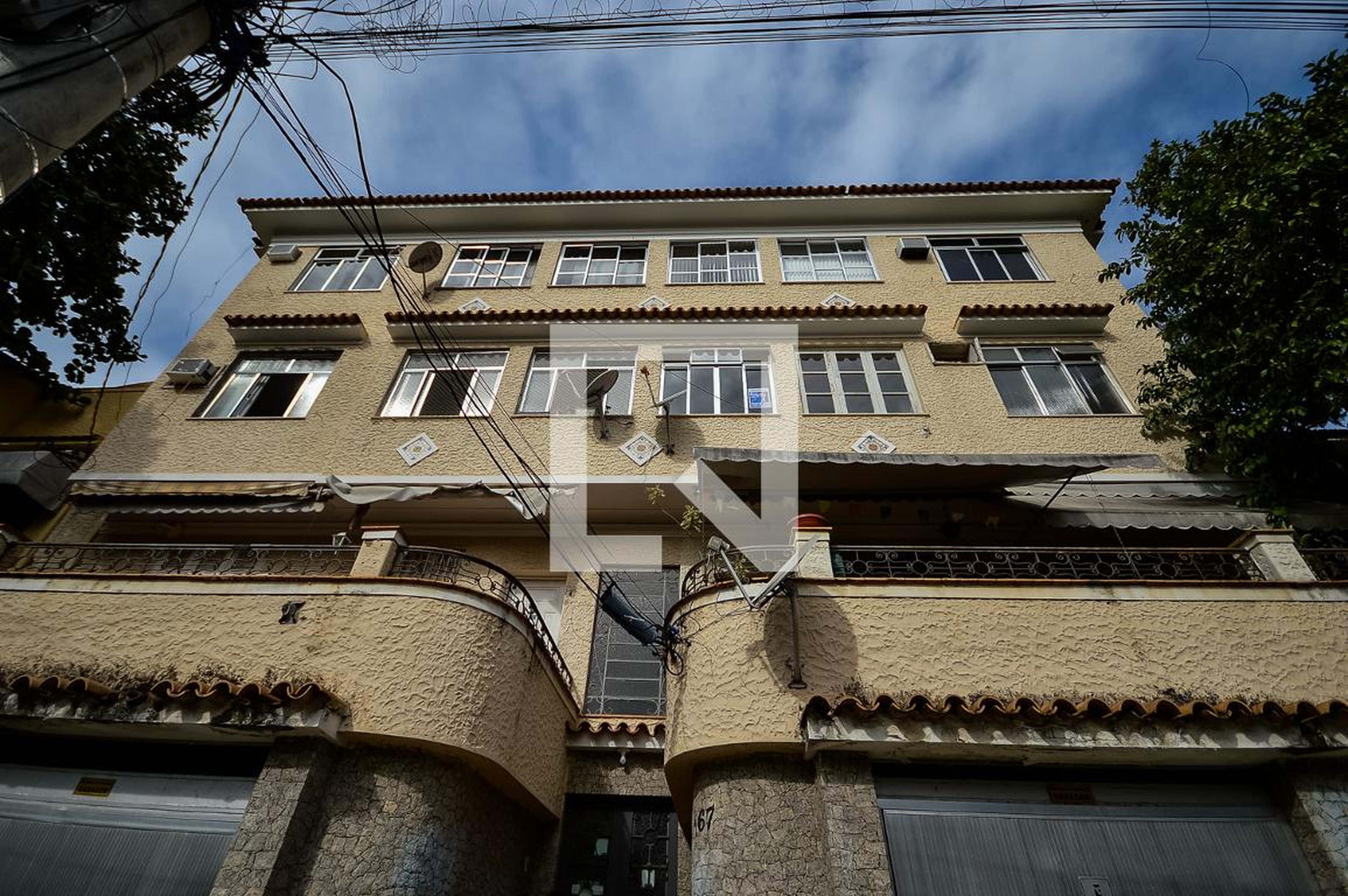 Fachada Condomínio em Rua Campinas, 20