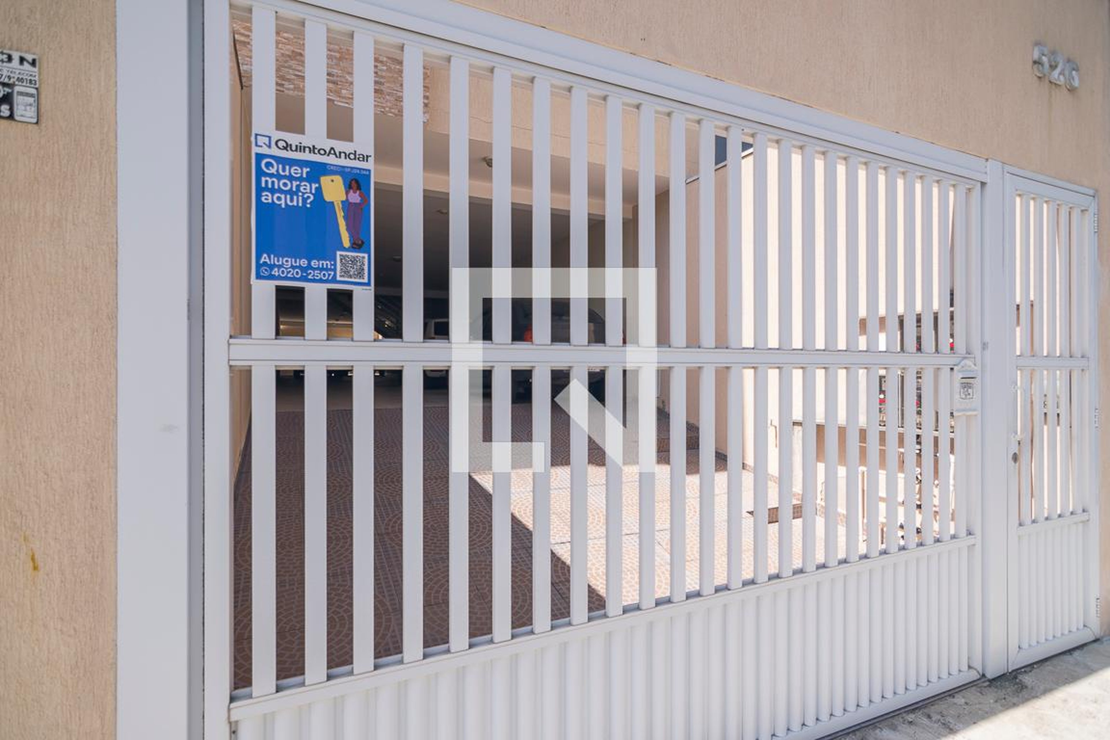 Fachada Condomínio em Rua Irlanda, 526