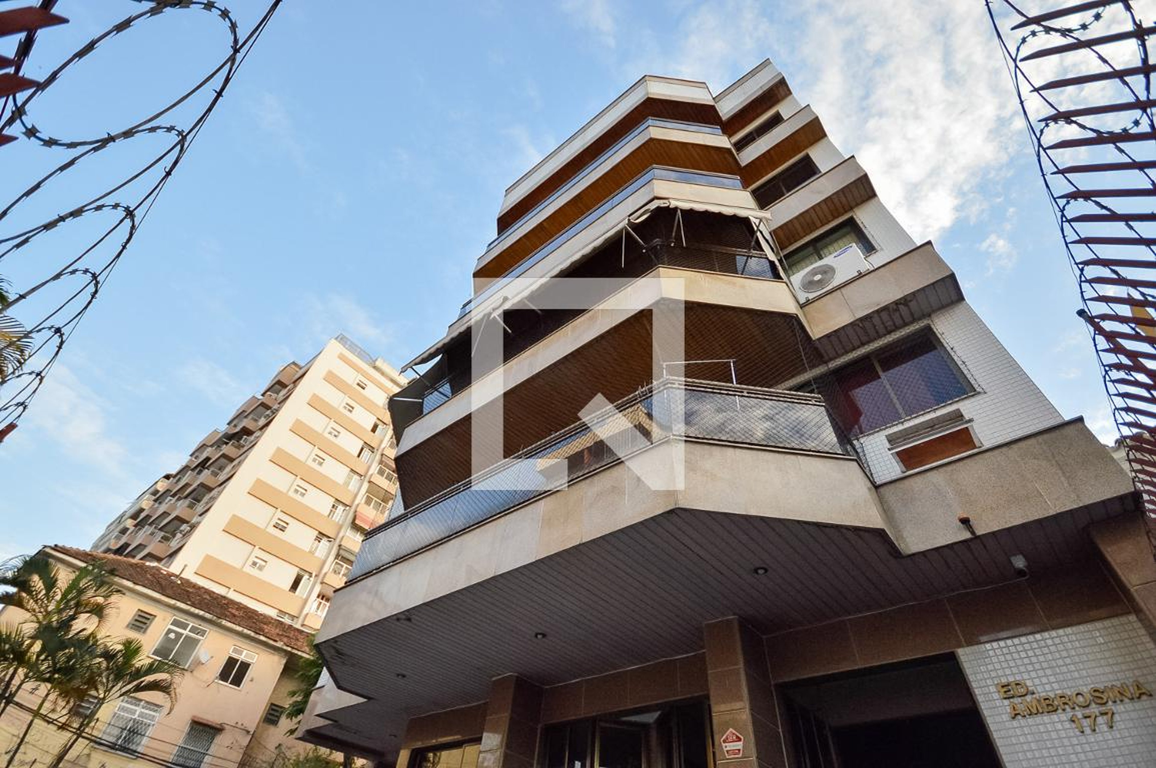 Fachada Condomínio em Rua Pereira Nunes, 177