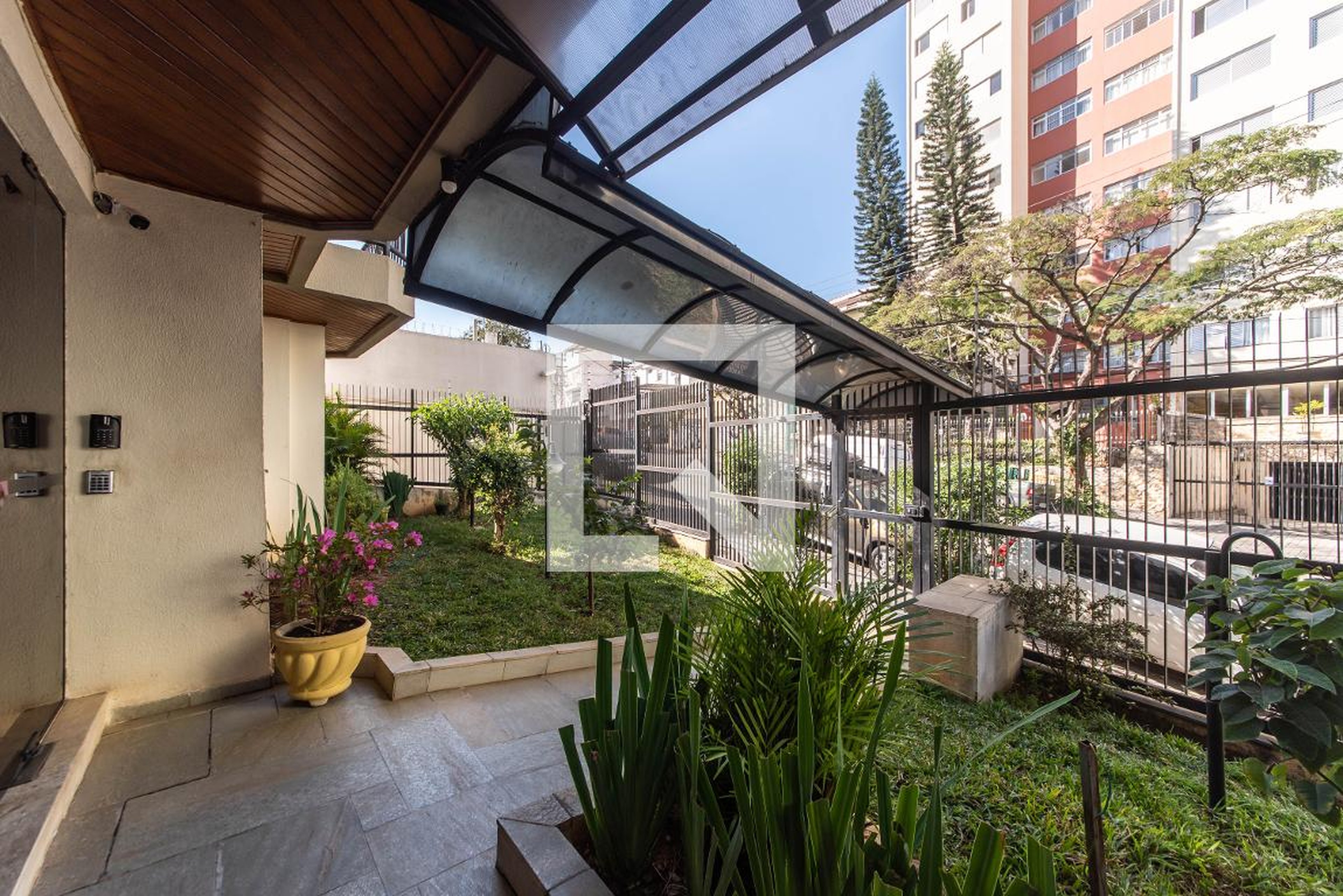 Entrada - ça de Queiroz