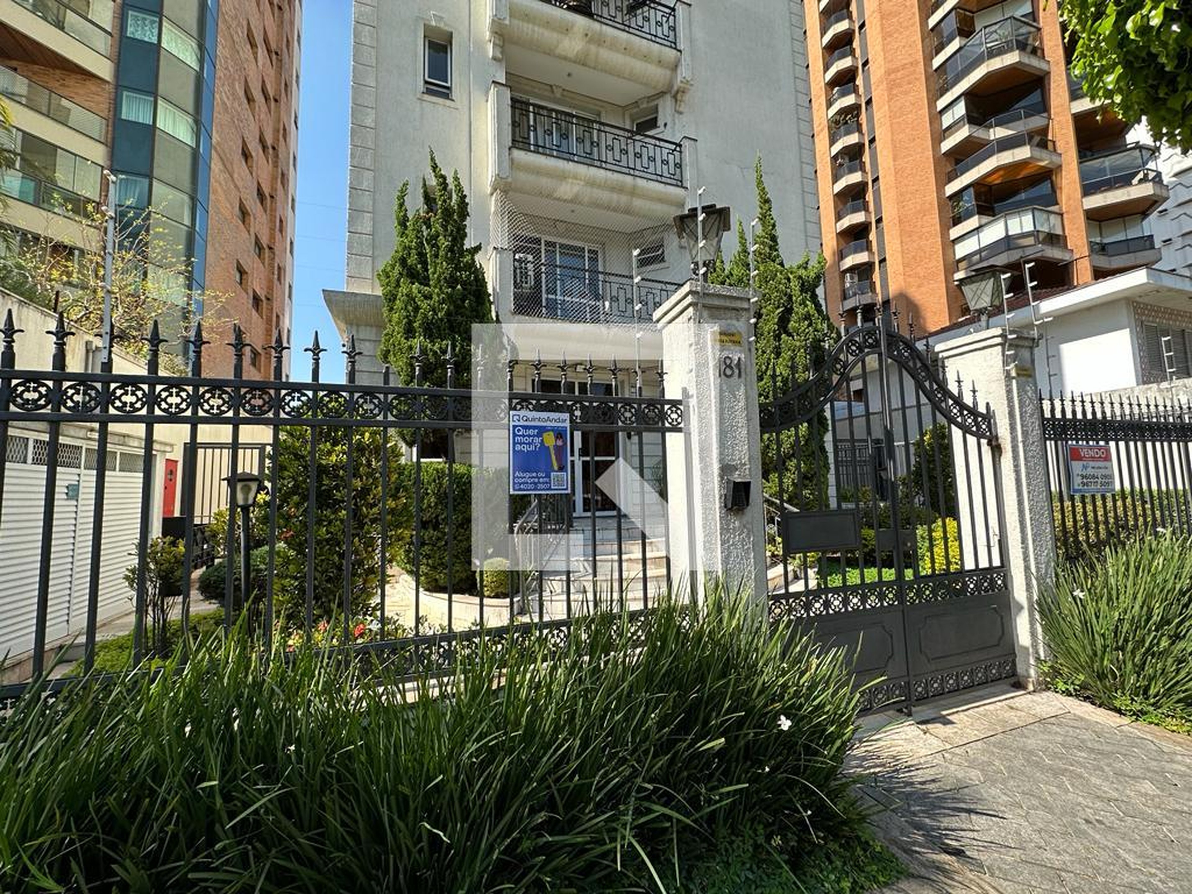 Entrada - Edifício Piazza Fontana
