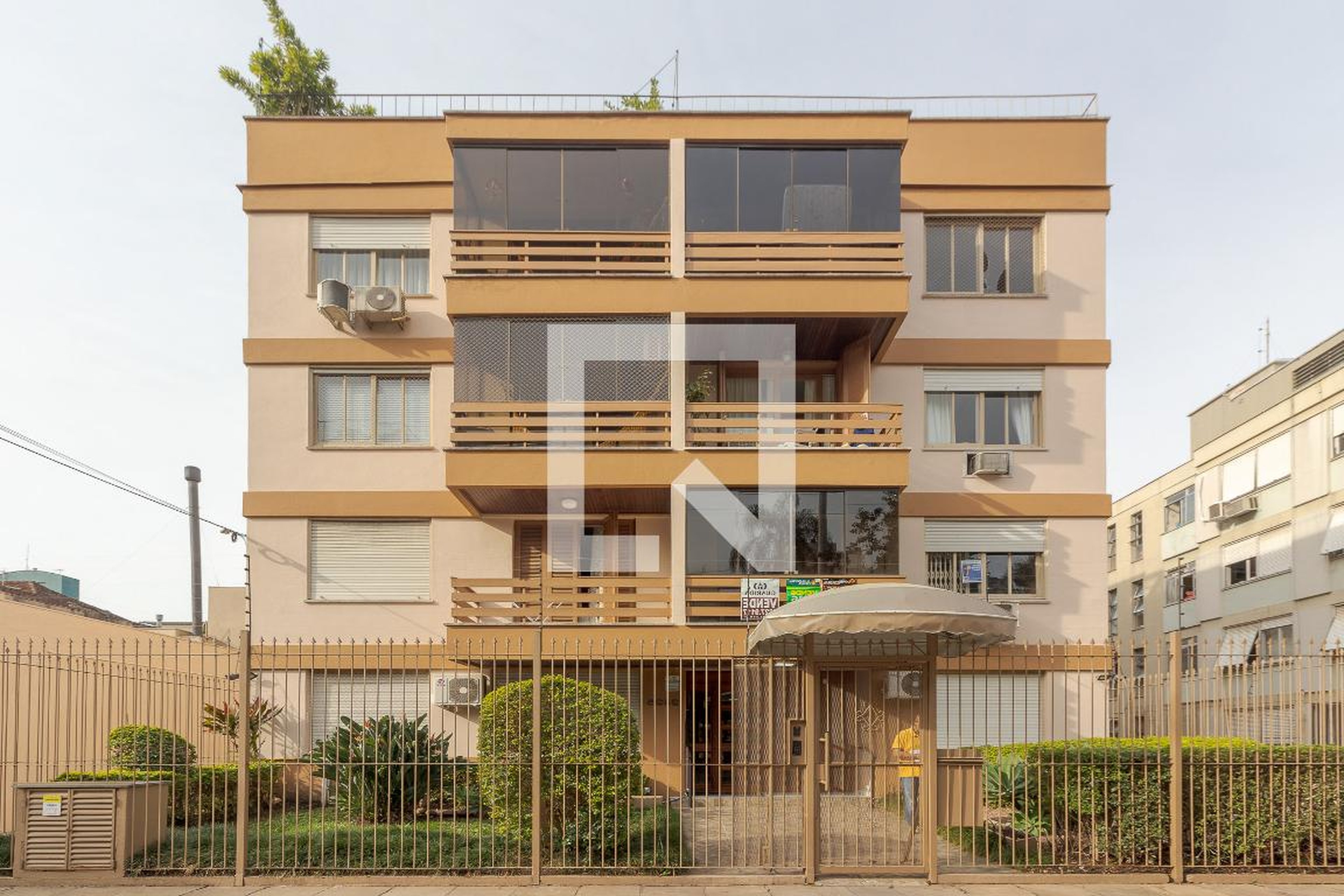 Fachada do Condomínio Condomínio Marlene