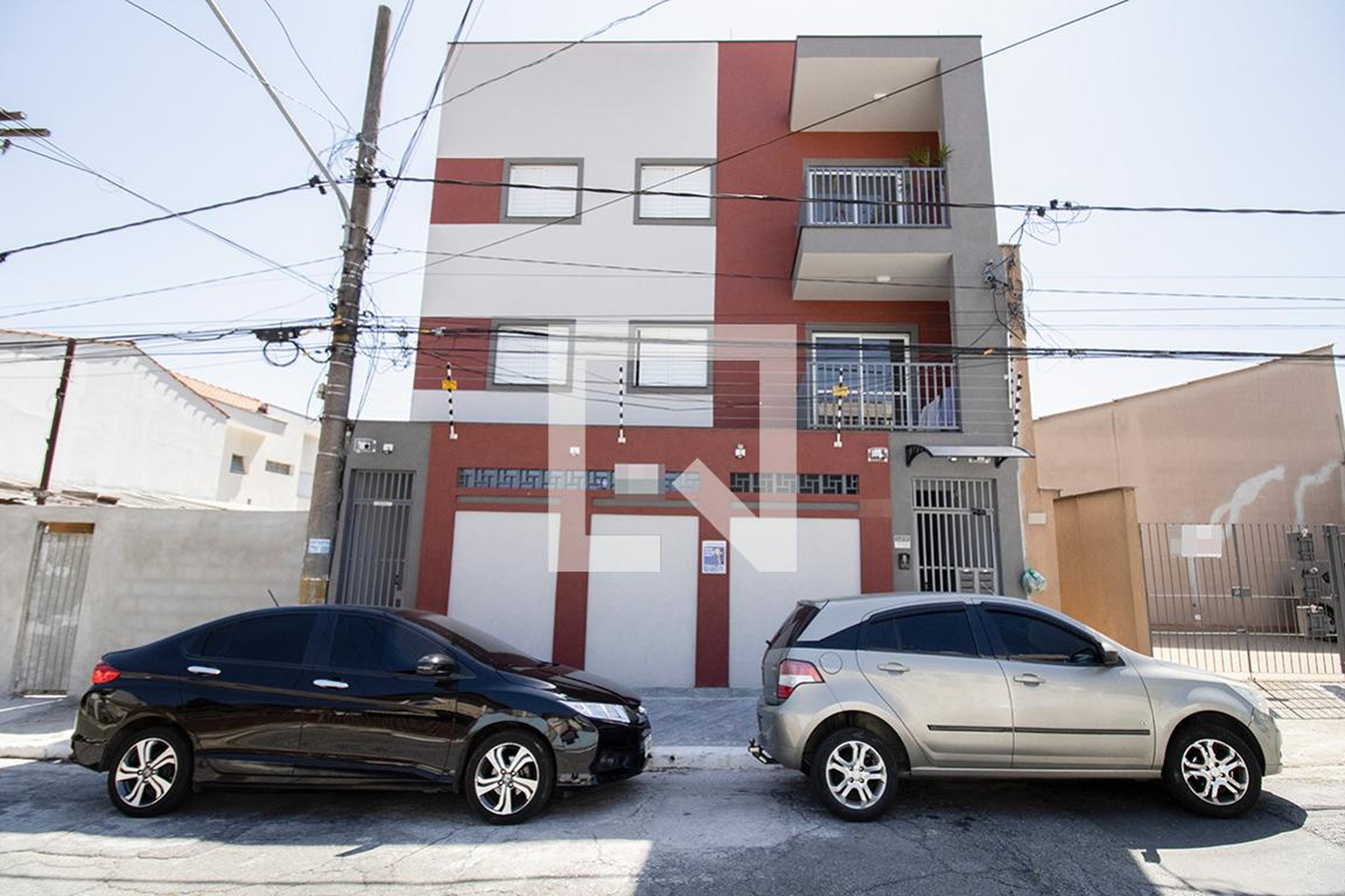 fachada Condomínio em Rua Pérsia, 245
