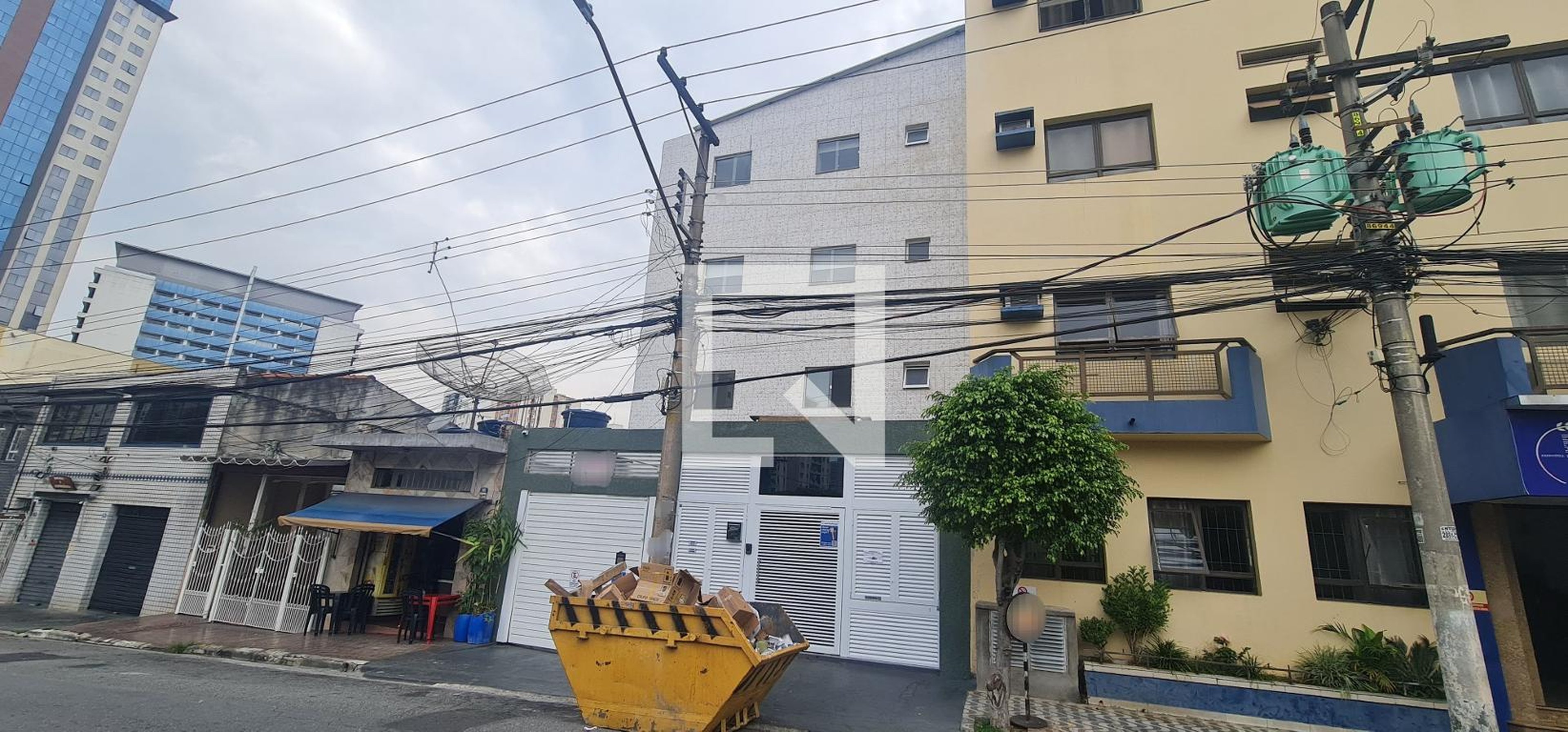 Fachada Condomínio em Avenida Emílio Ribas, 191