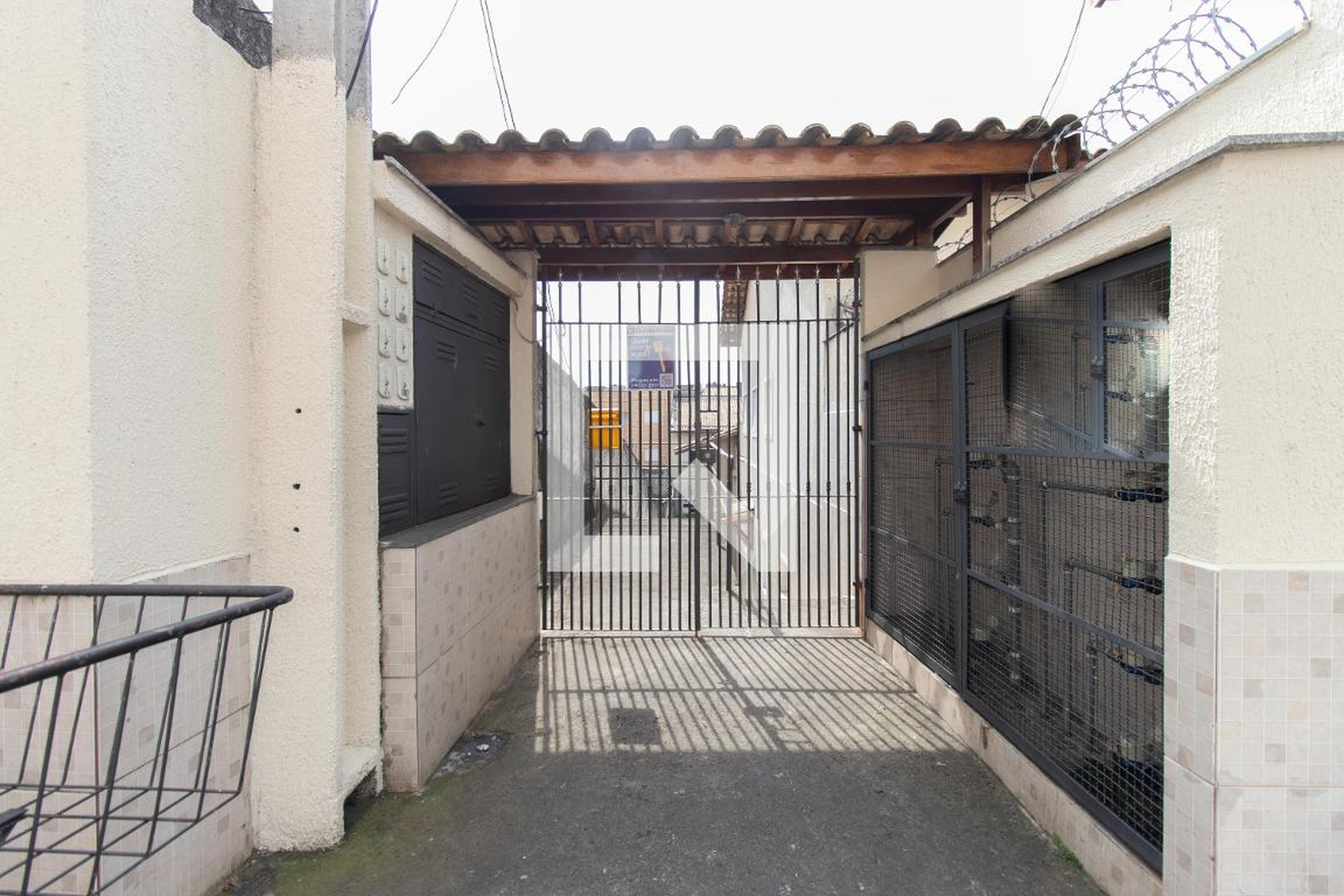 Fachada Condomínio em Rua Carapocaia, 651