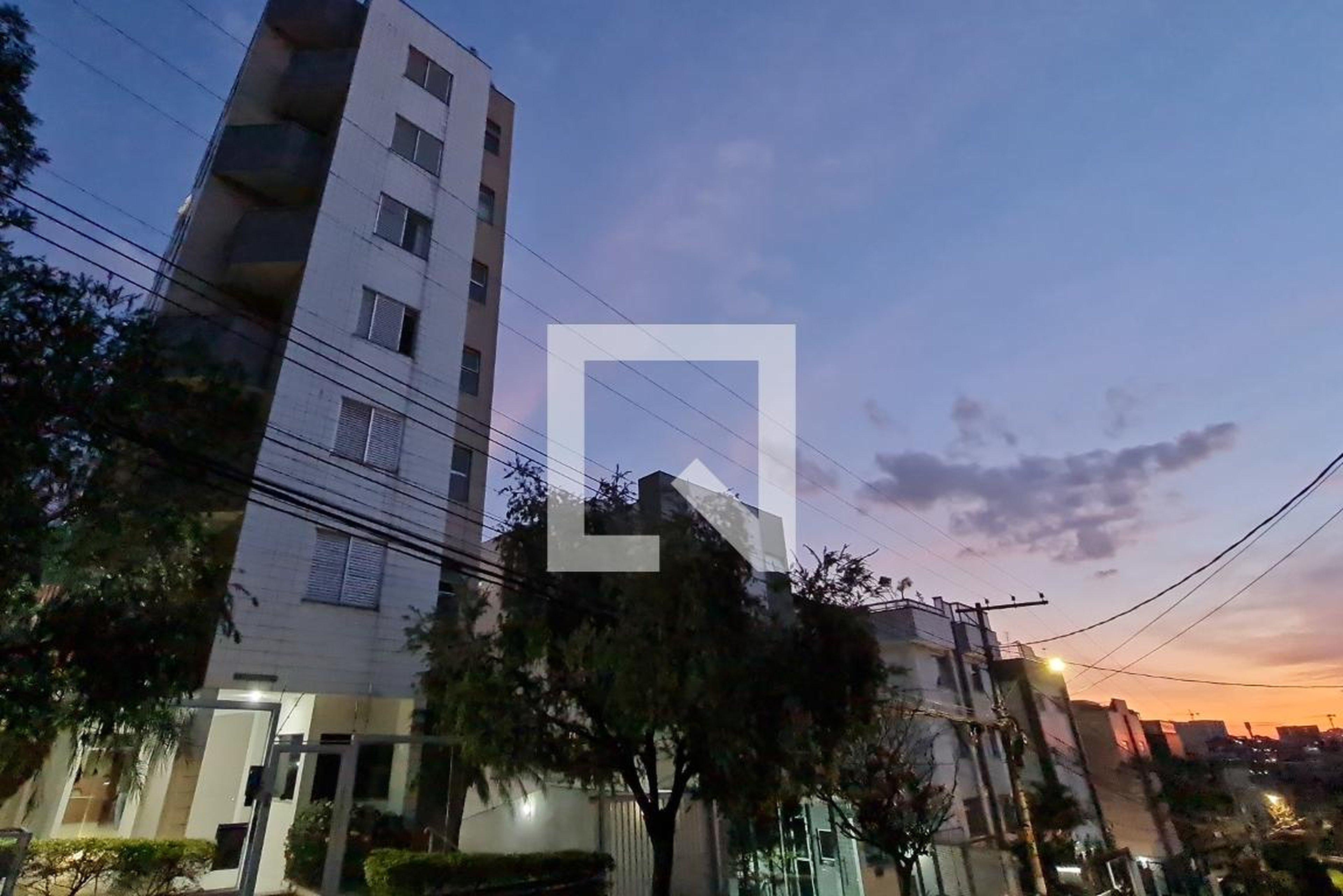 Fachada do prédio Condomínio em Rua Stella Hanriot, 140