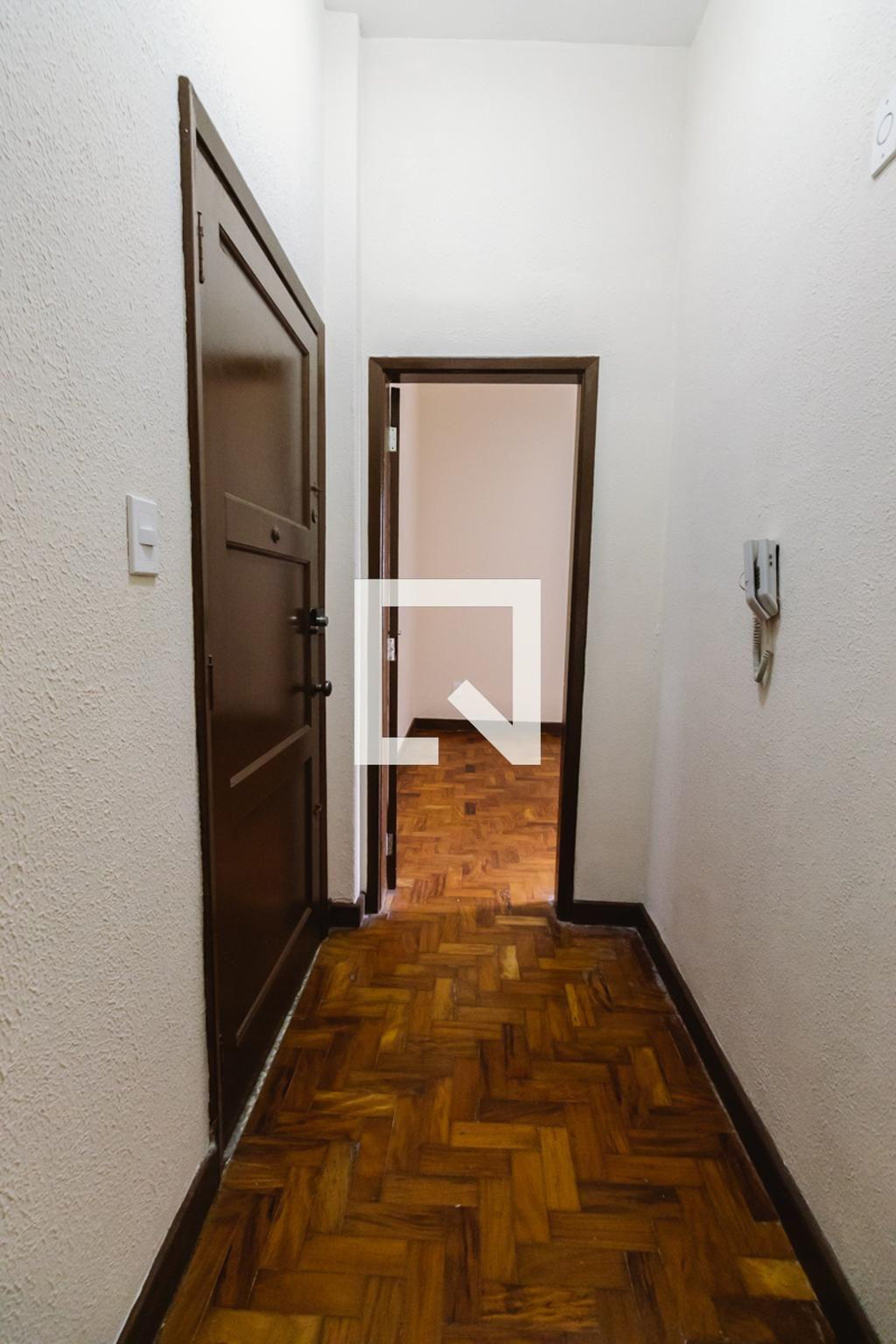 Hall - Furiti