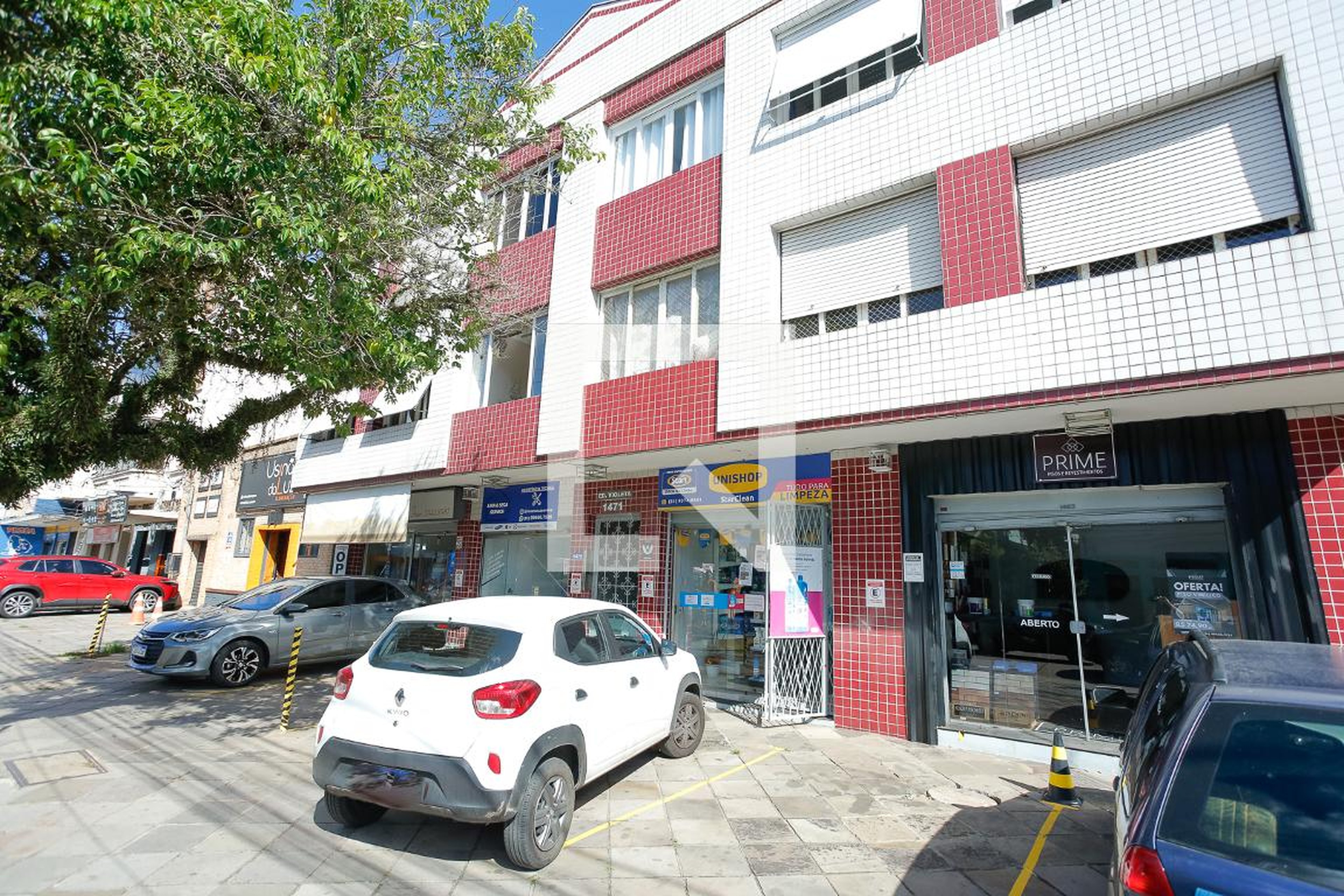 Fachada do Prédio Condomínio em Avenida Brasil, 1471