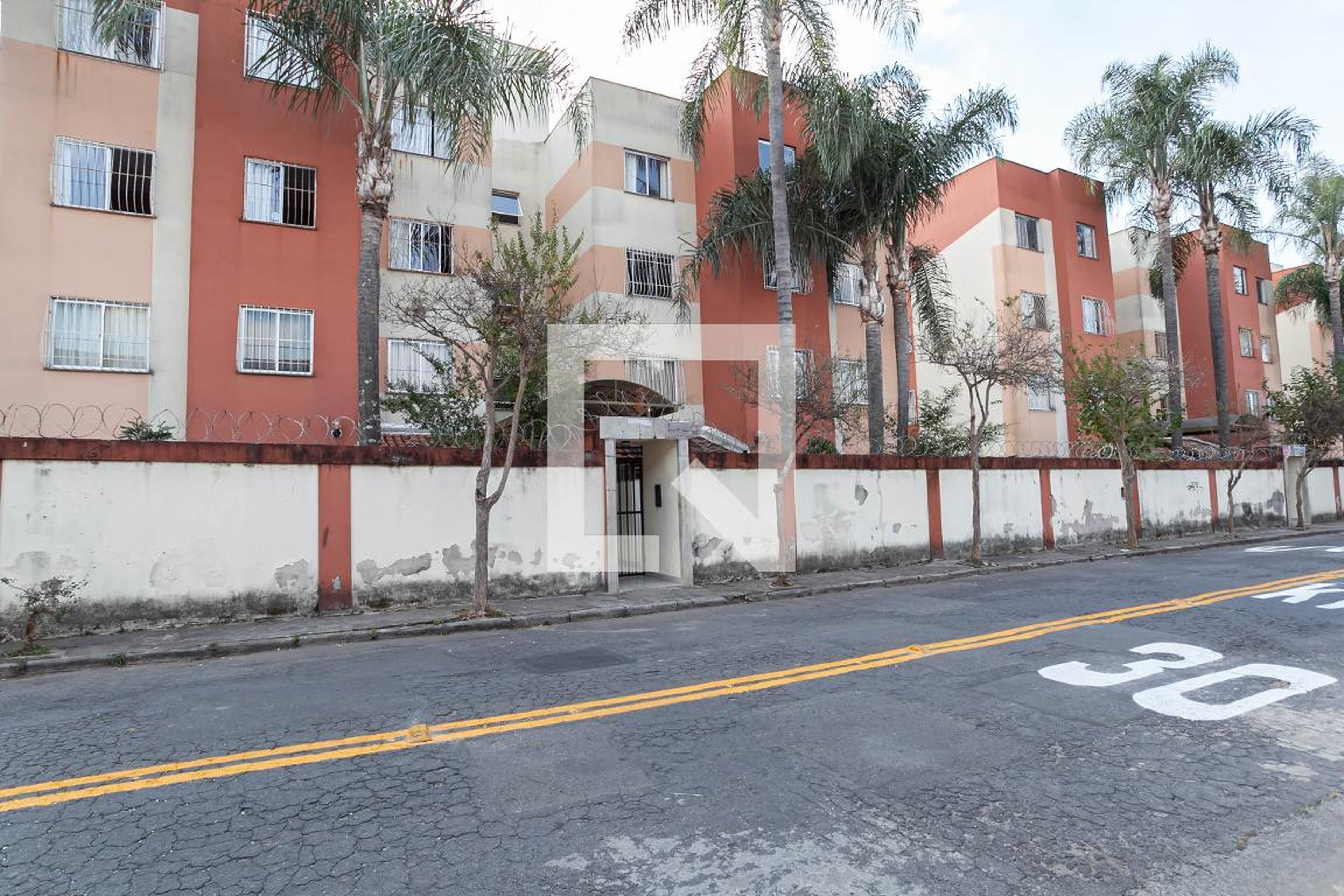 Fachada Condomínio em Rua das Clarissas, 31