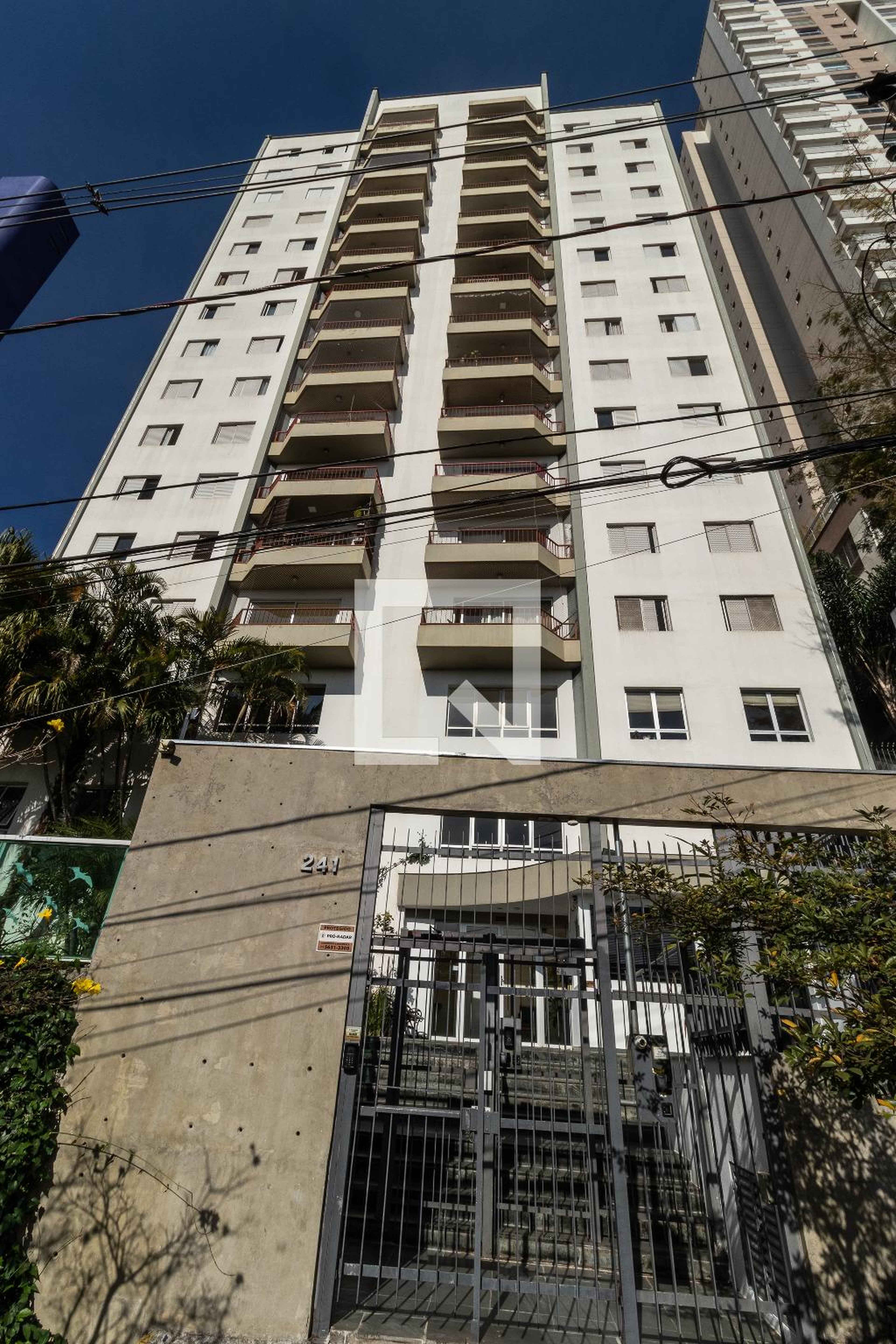 Fachada do Prédio Condomínio Palais de Paris