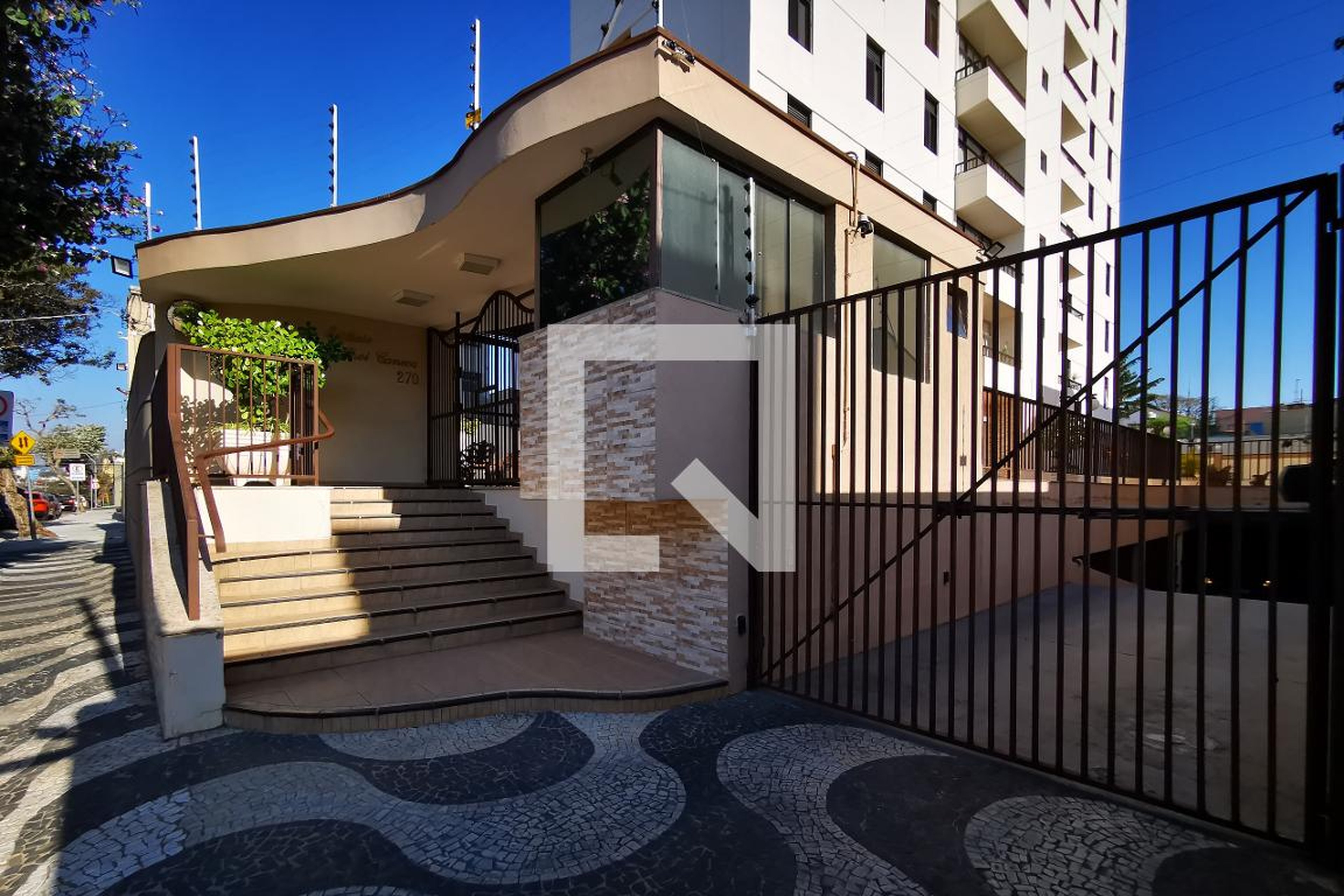 Fachada Condomínio Frei Caneca