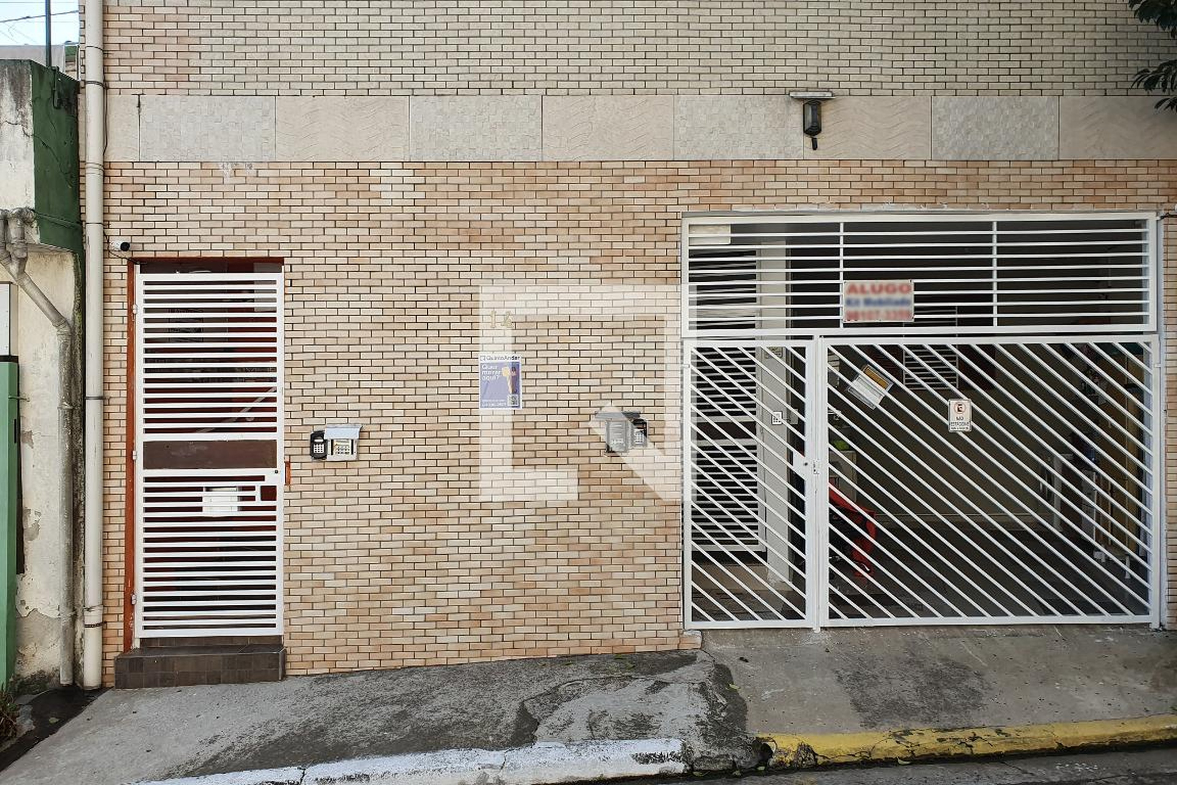 Fachada Condomínio em Rua Manoel Mateus, 14