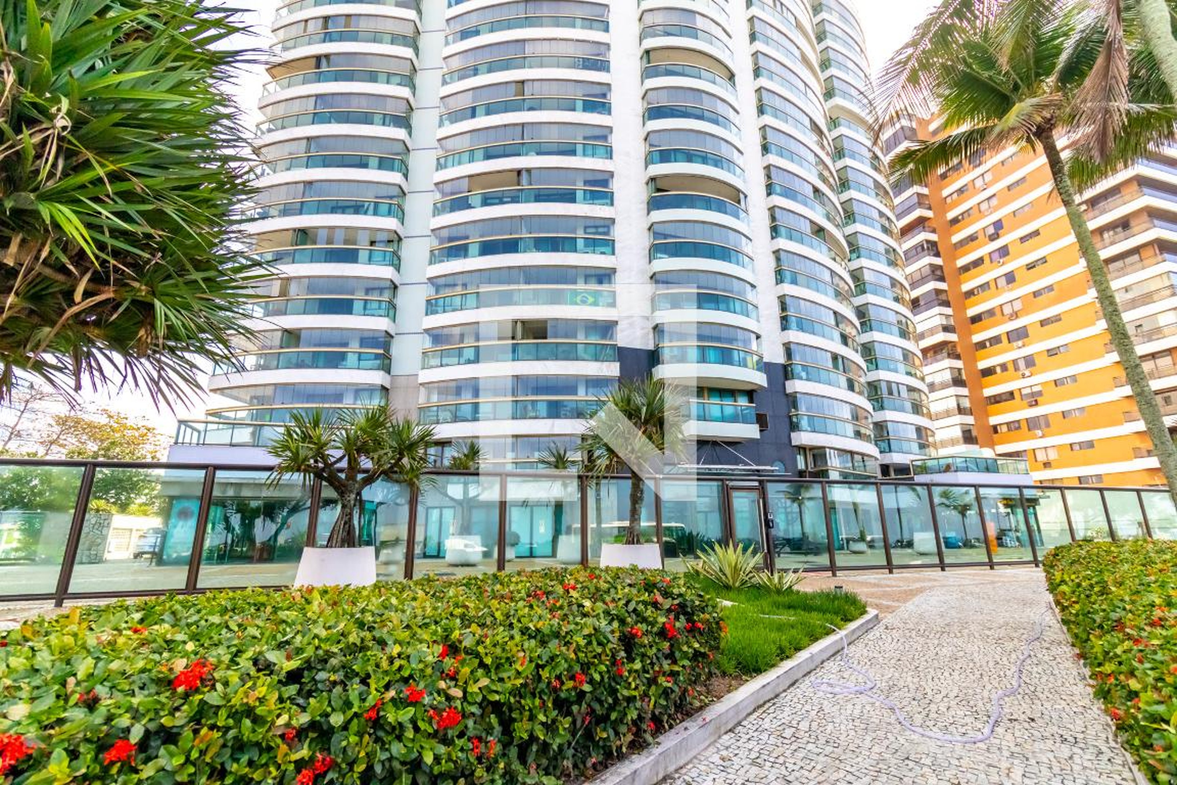Fachada do Prédio Condomínio Barra Royal Plaza