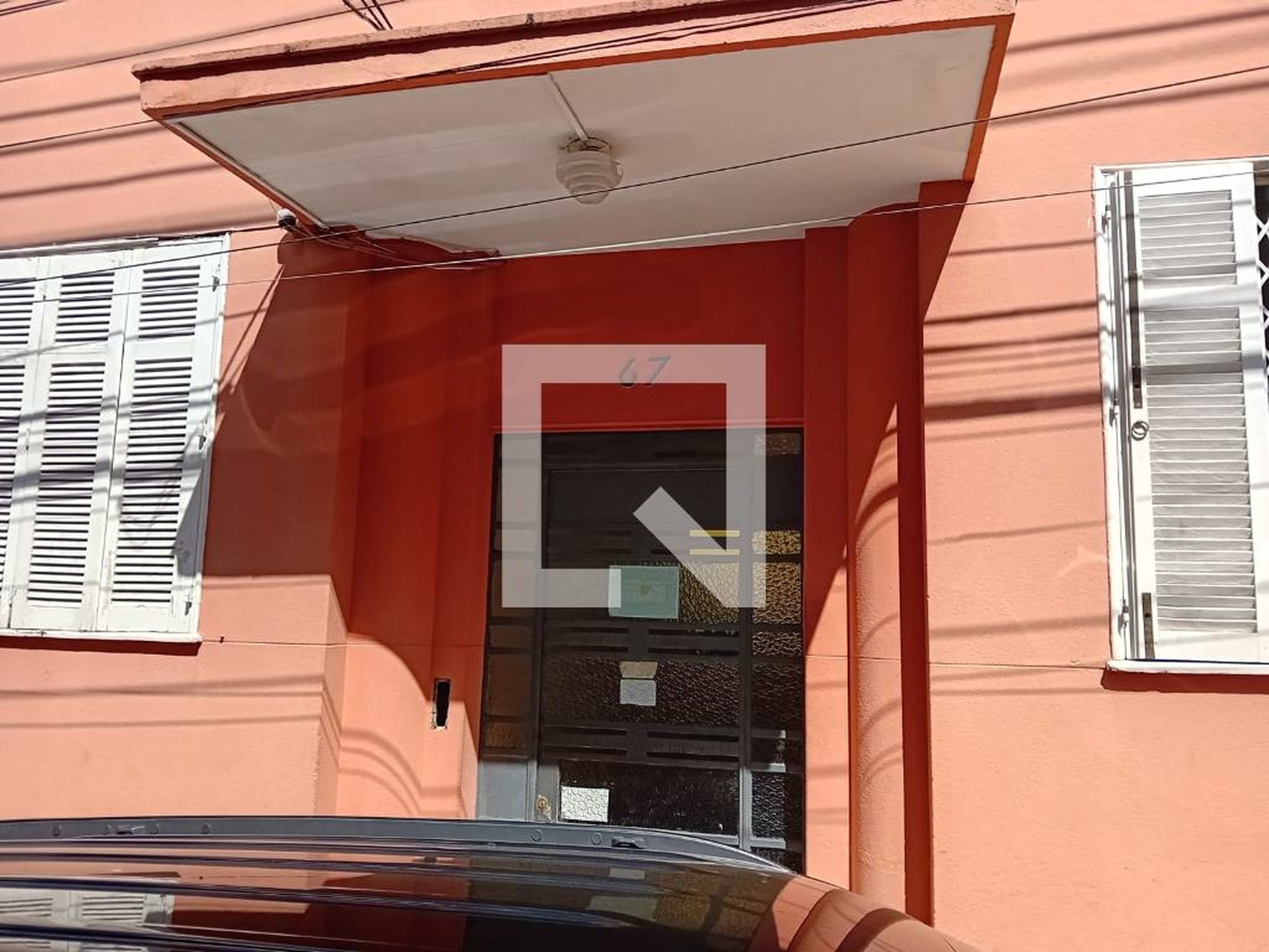 Fachada do Prédio Condomínio em Rua Vitório da Costa, 67