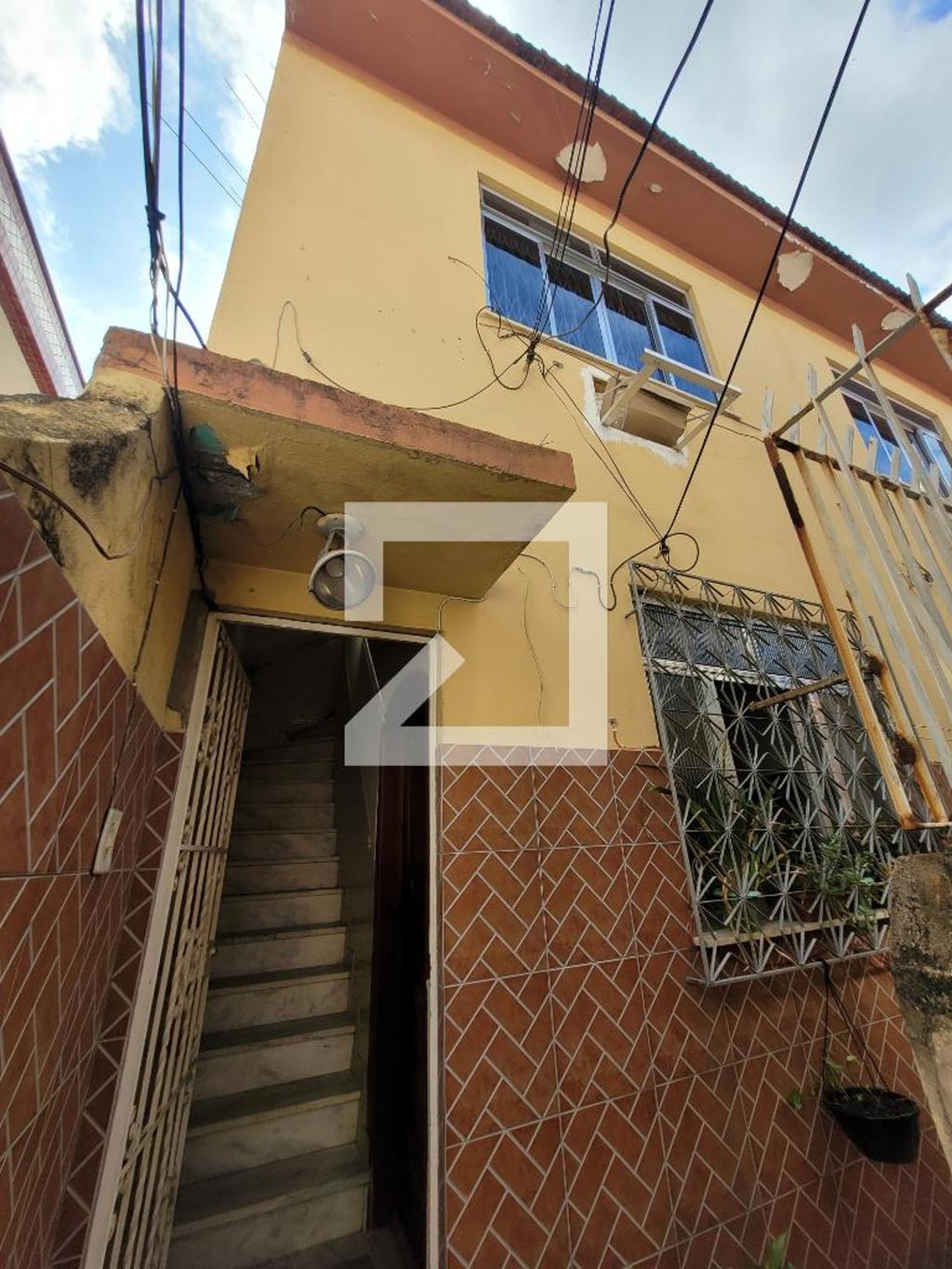 Fachada Condomínio em Rua Professor Teixeira da Rocha, 114