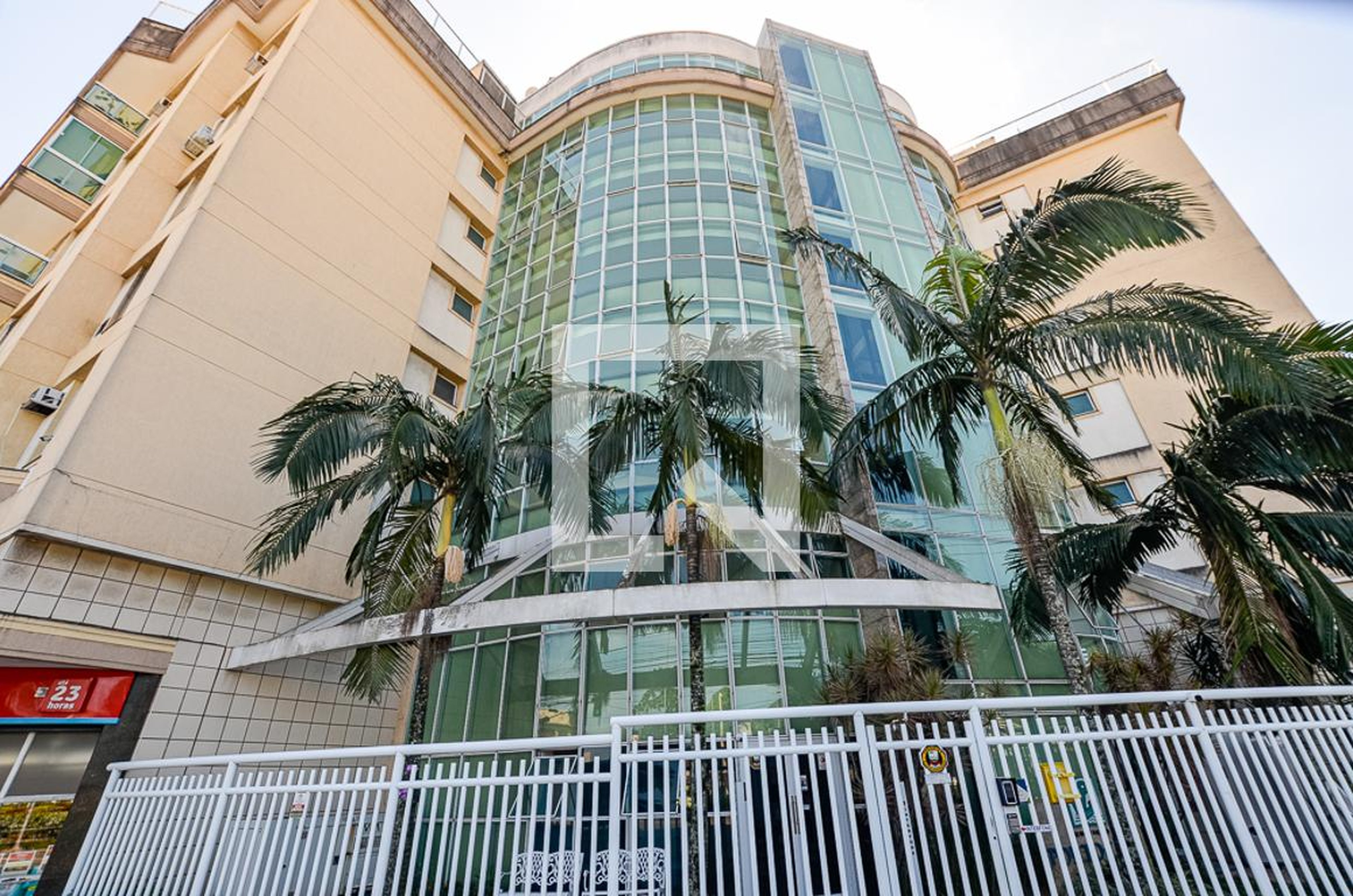 Fachada Condomínio em Avenida Central Ewerton Xavier, 1465