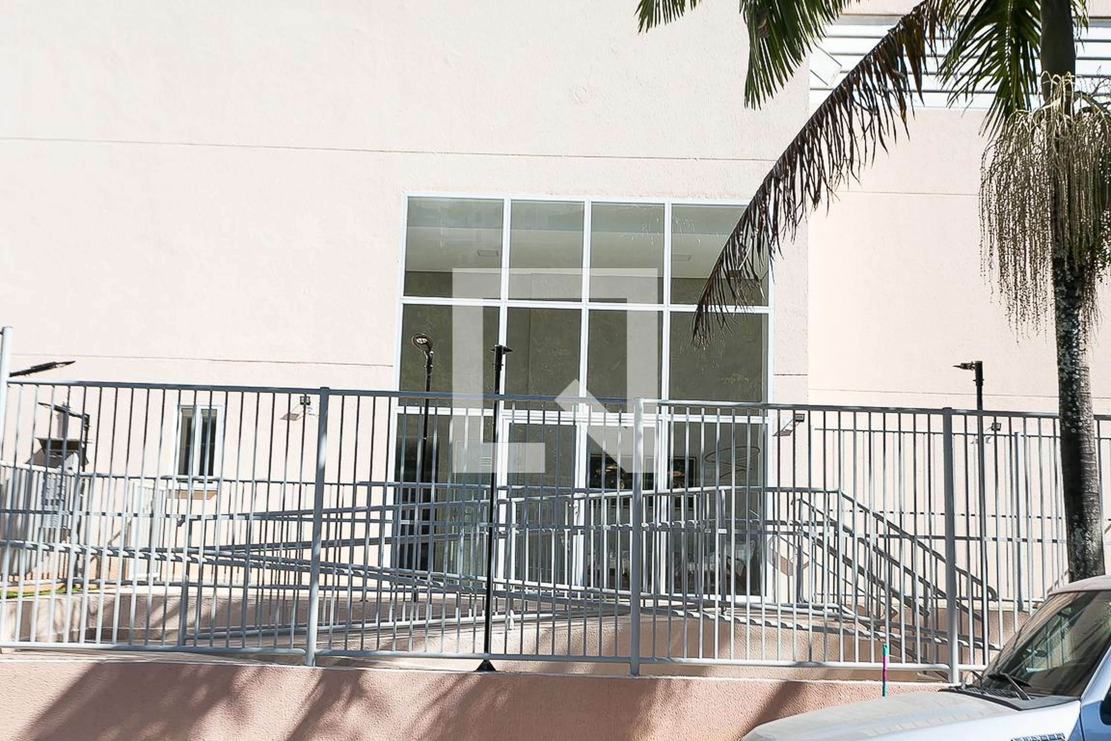 Fachada Condomínio em Rua Frederico Guarinon, 437