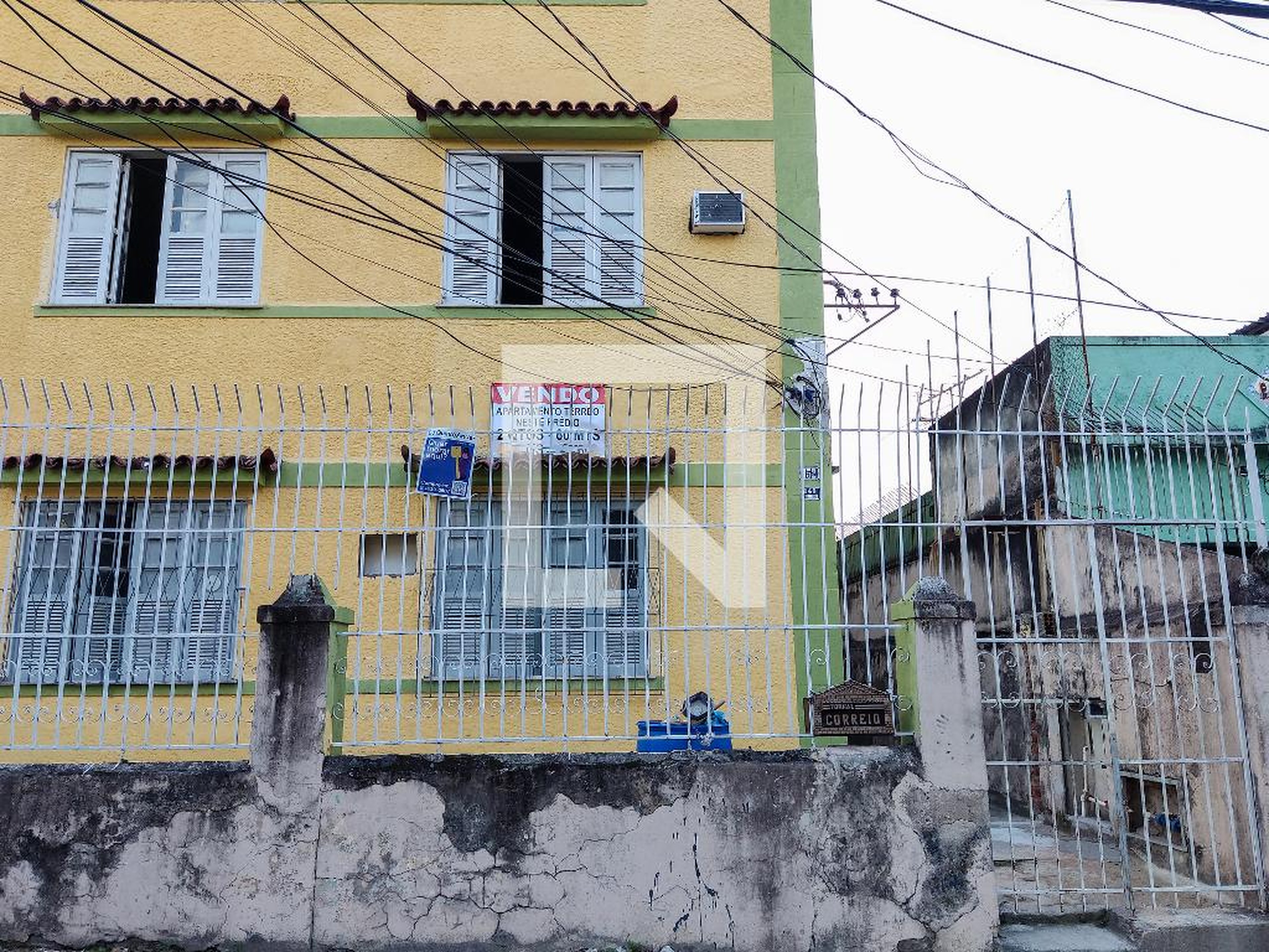 Fachada do Prédio Condomínio em Rua Teixeira de Azevedo, 152