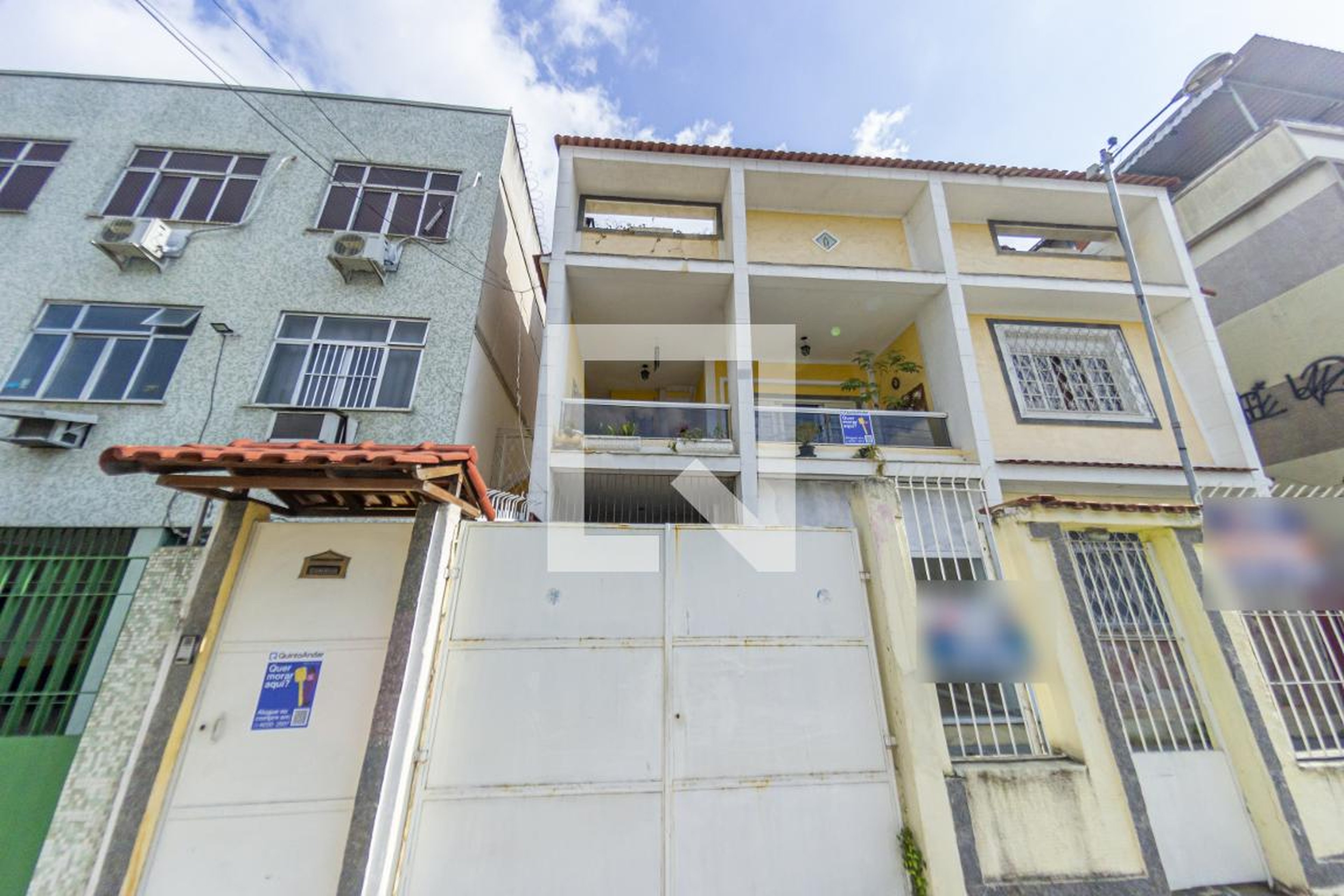 Fachada Condomínio em Rua Capitão Couto Menezes, 132