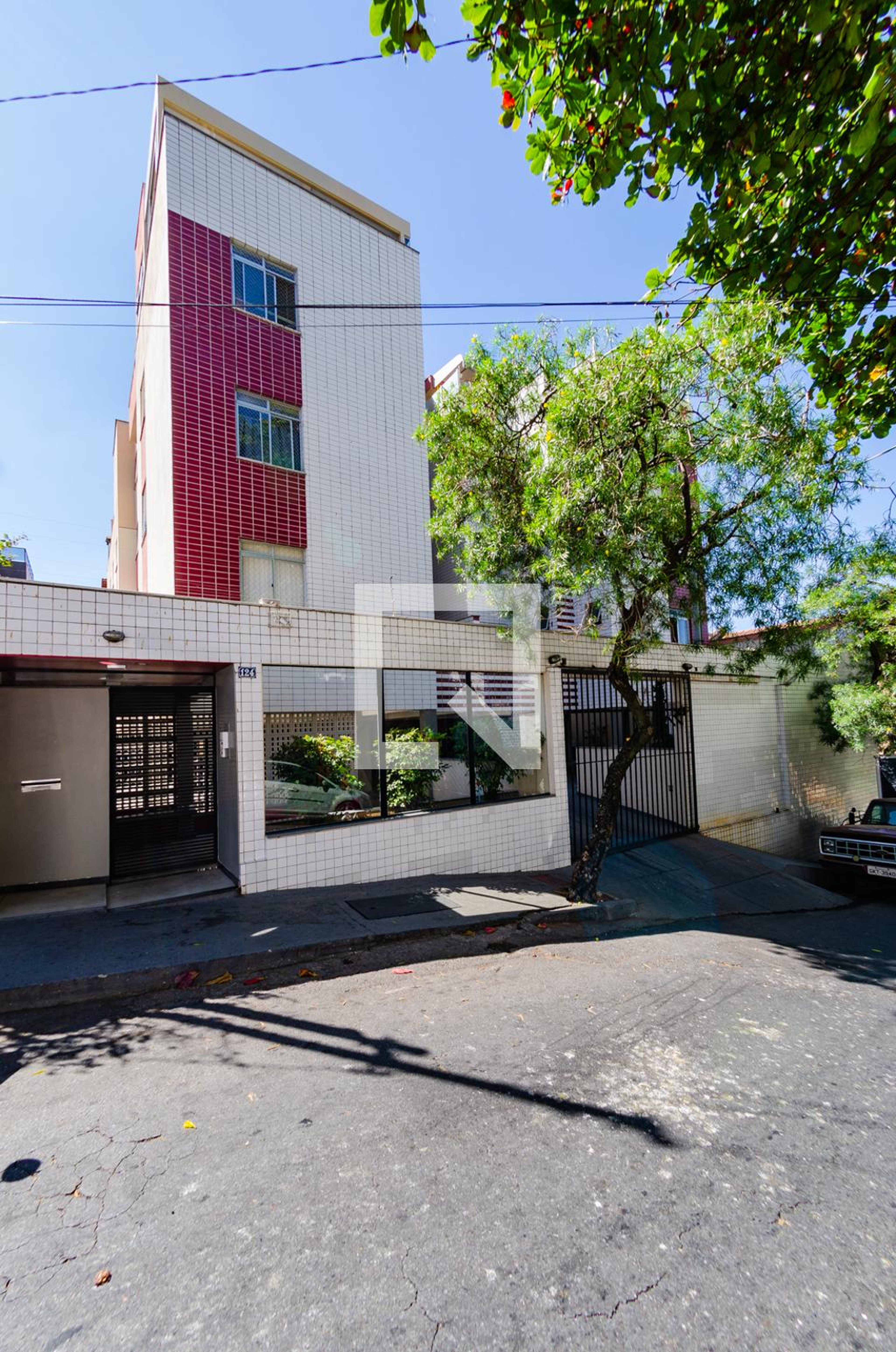 Fachada Condomínio em Rua Dom Aristídes Pôrto, 124