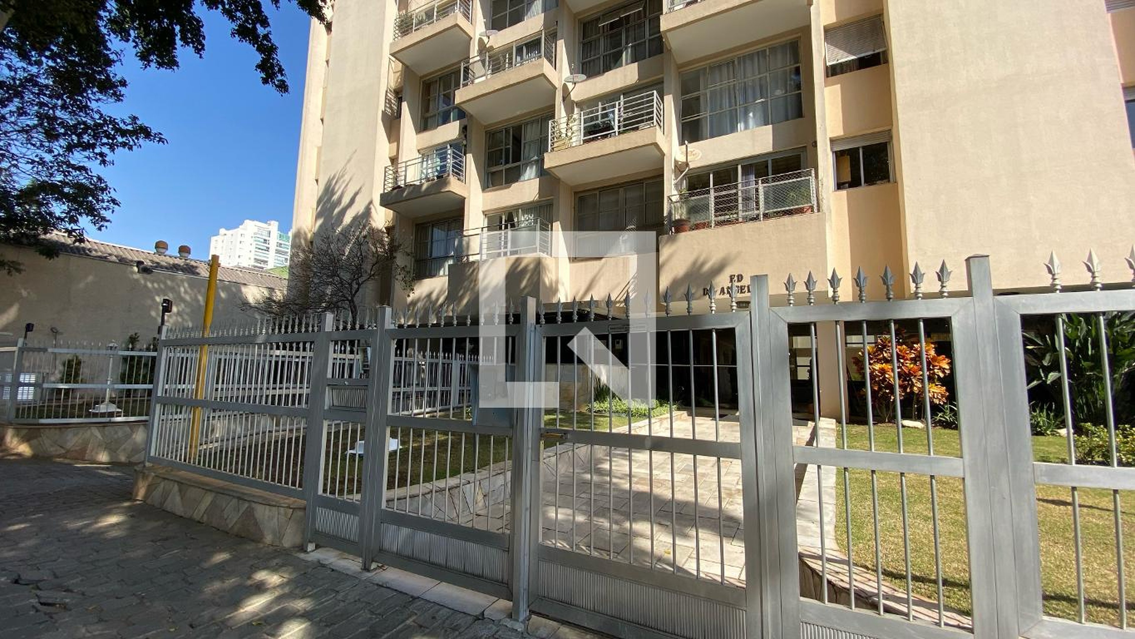 Fachada do Prédio Condomínio De Angelis
