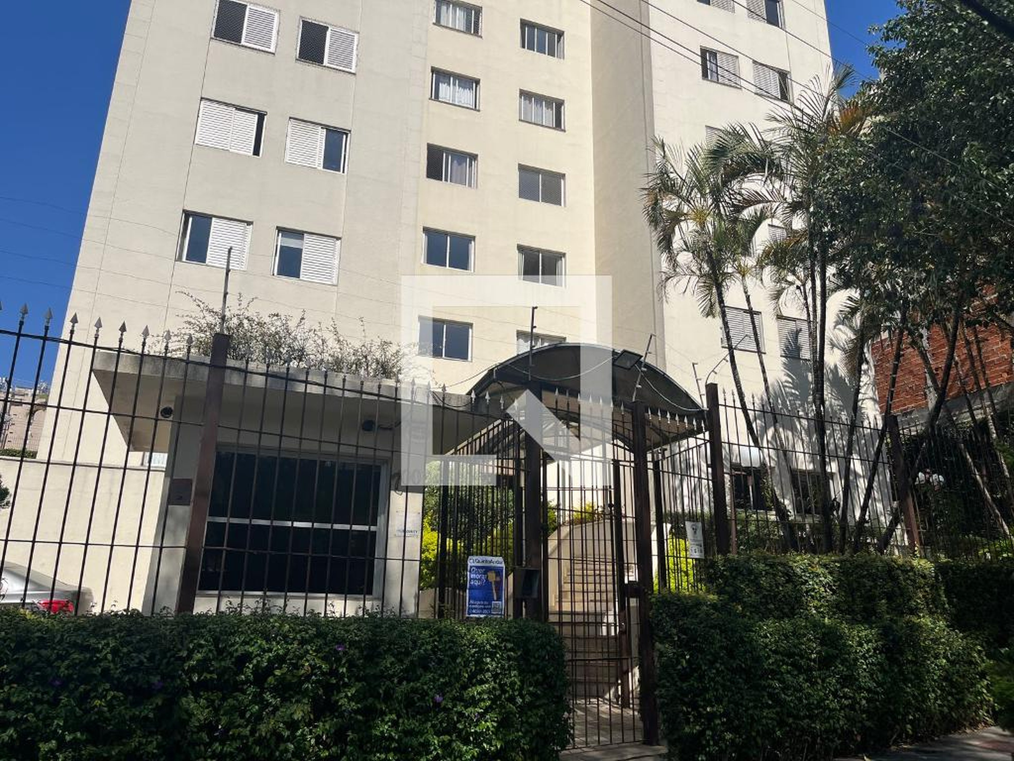 Fachada Condomínio em Rua Professor Aprígio Gonzaga, 166