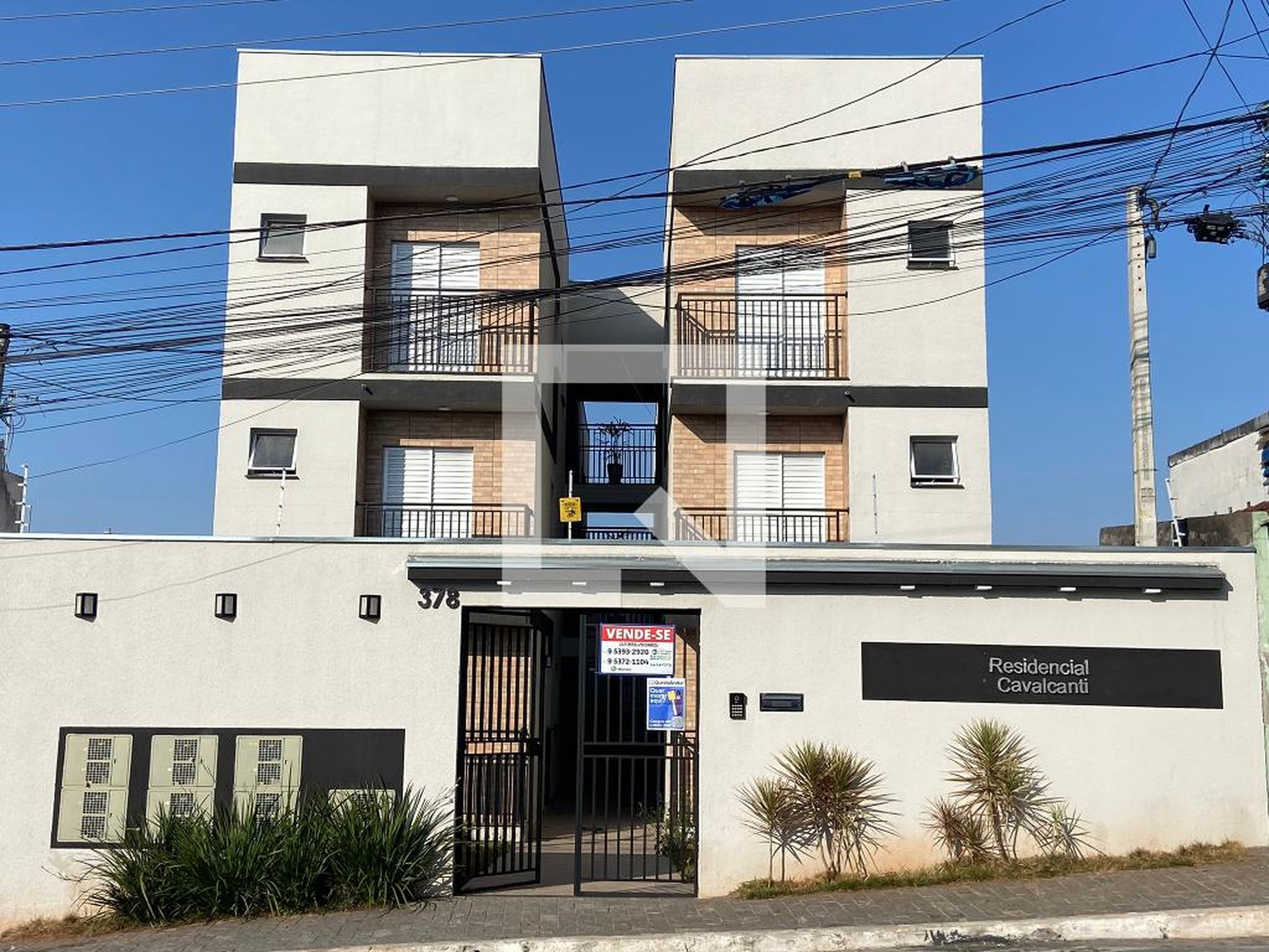 Fachada Condomínio em Rua Plínio Cavalcanti, 378