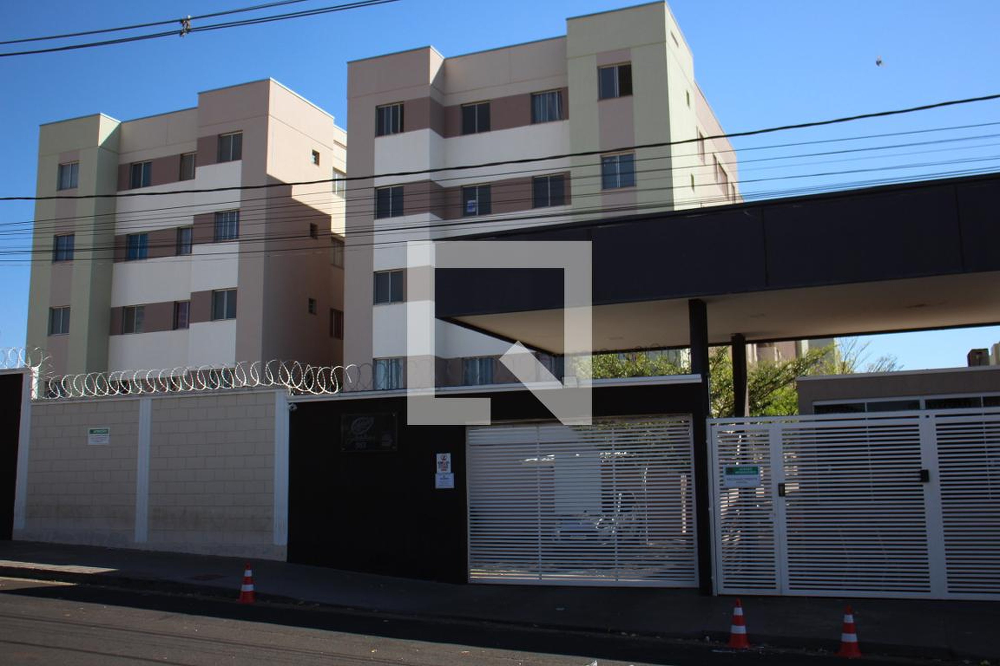Fachada do Prédio Condomínio Jardins Residence