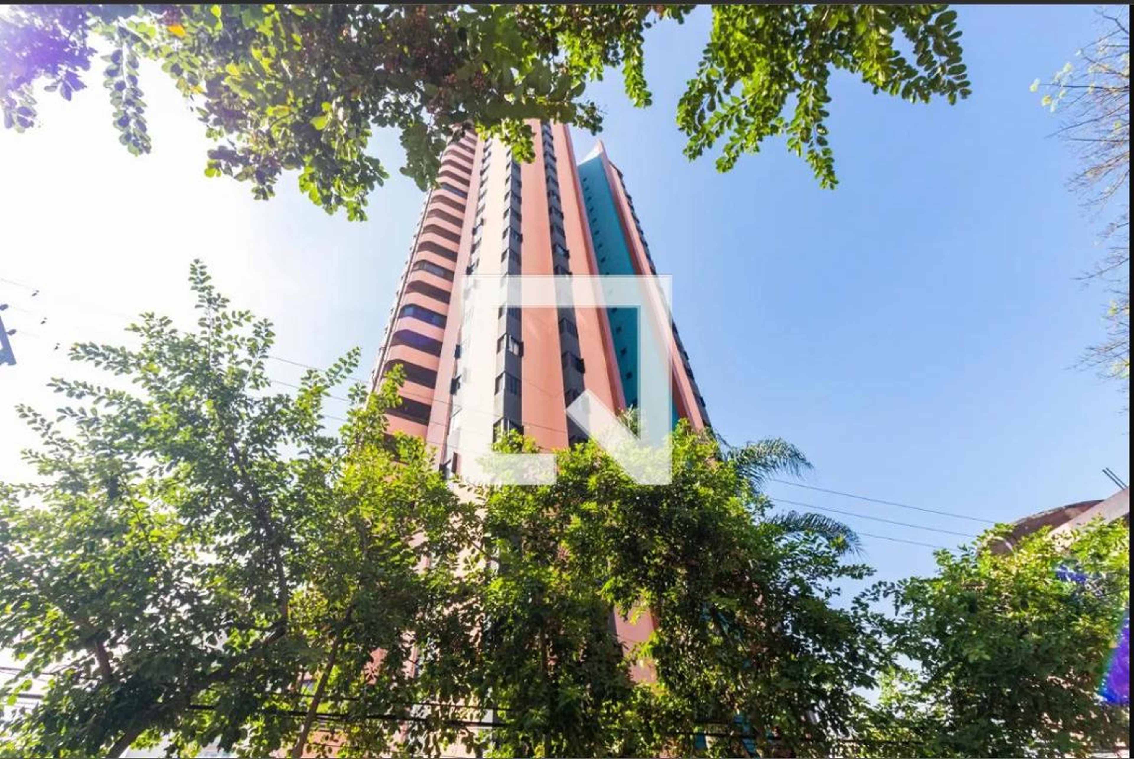 Fachada do Condomínio Condomínio Piazza da Fontana