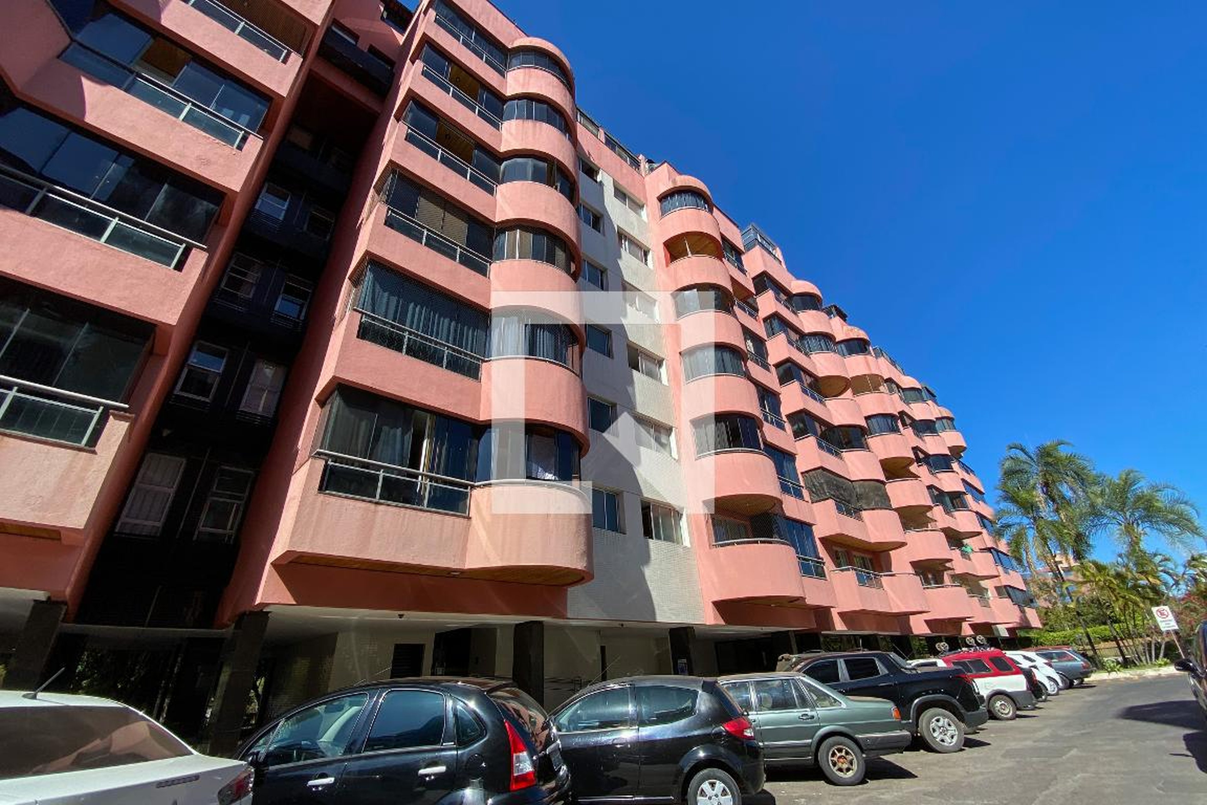 Fachada Condomínio em Sqn 215 Bloco B, 606