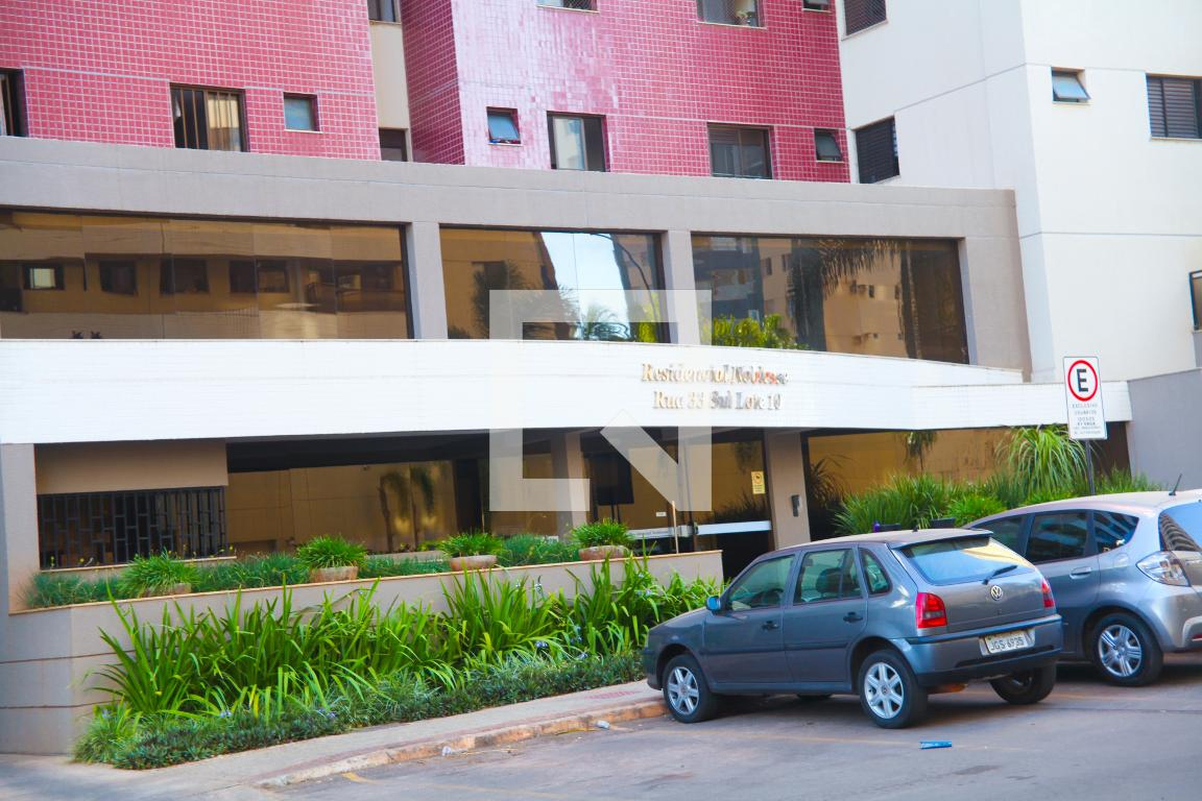 Fachada do Prédio Condomínio em Rua 33 Sul Lote 10, 1503