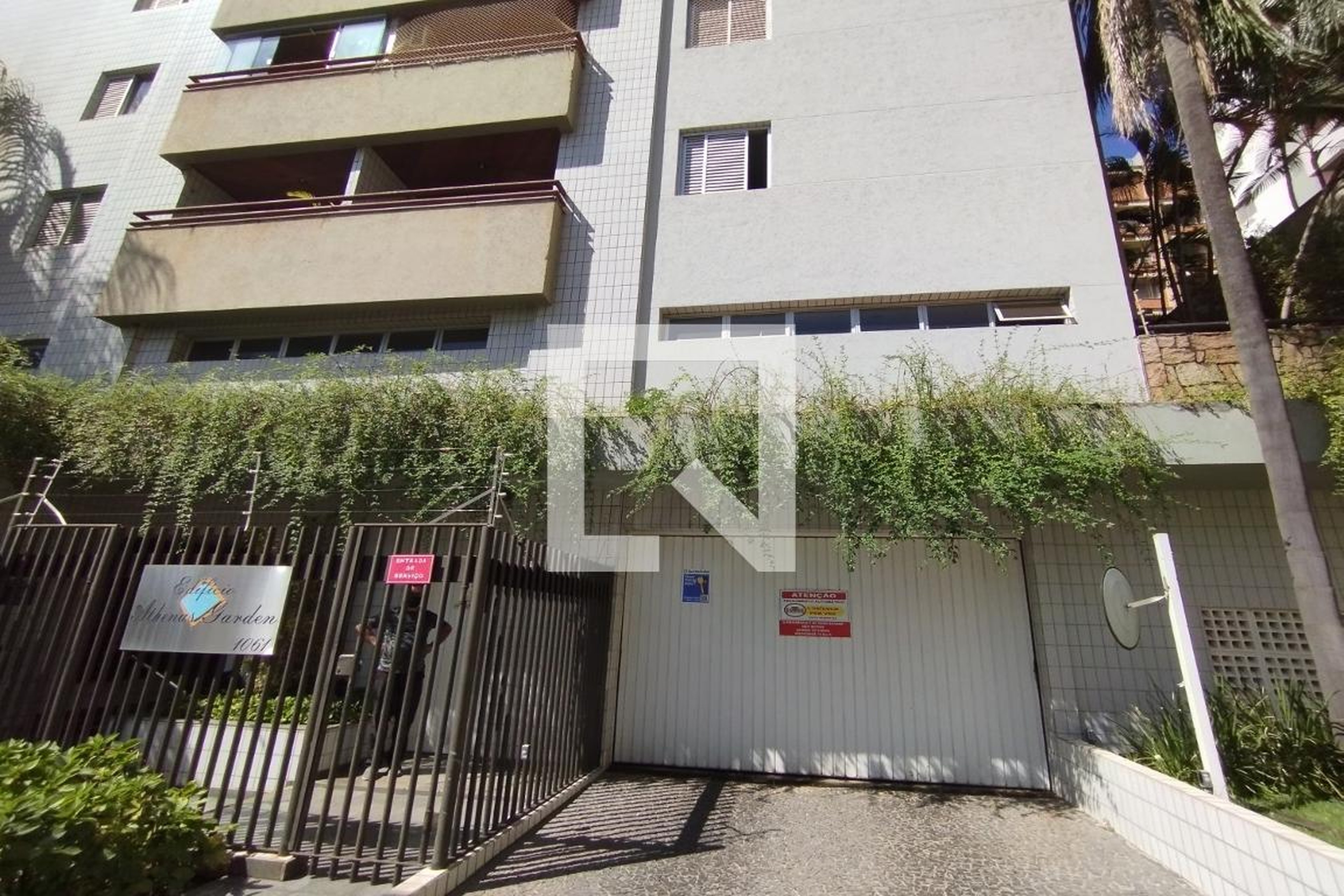 Fachada Condomínio em Rua Álvares Cabral, 1000