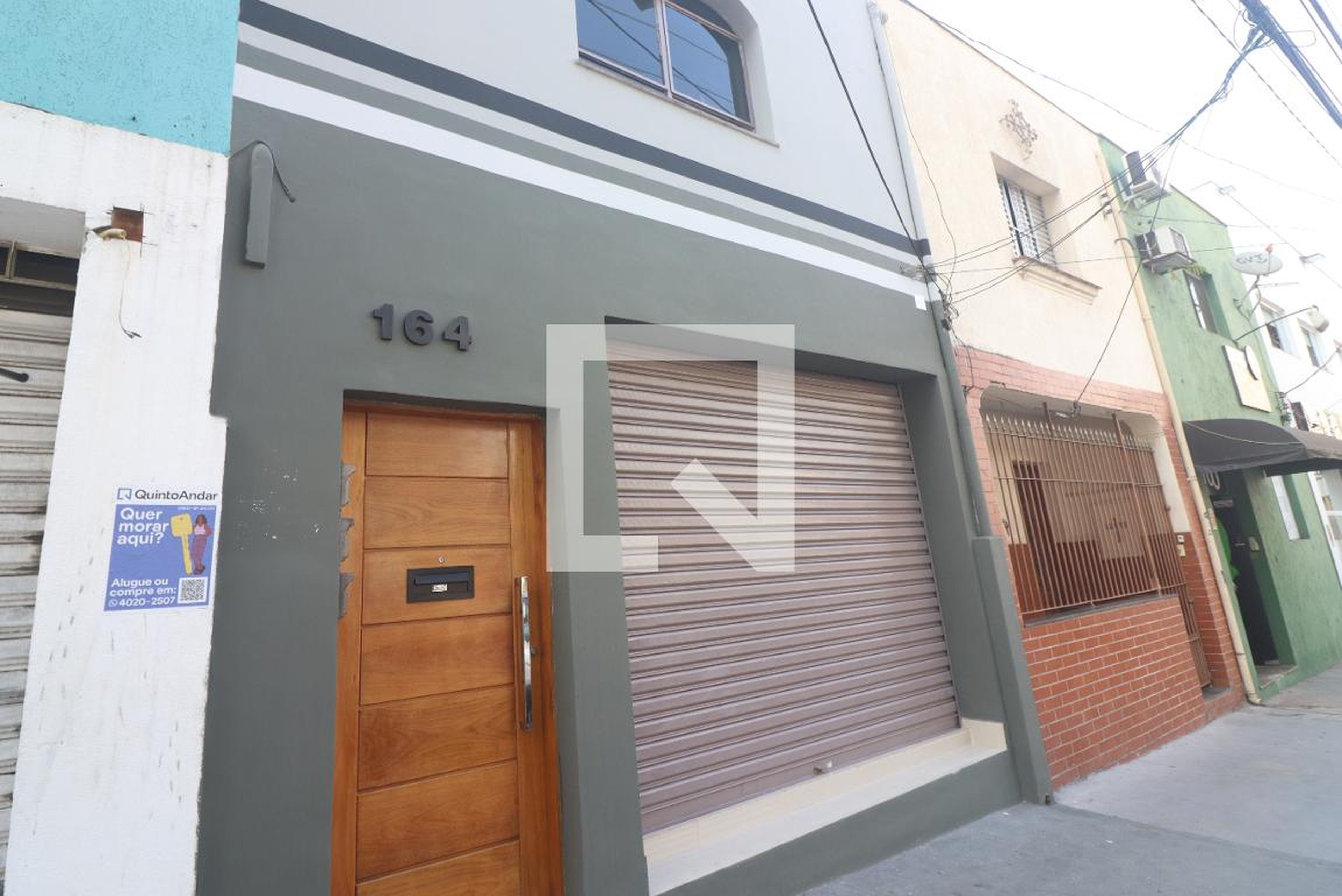 Fachada do condomínio Condomínio em Rua Doutor Artur Guimarães, 188