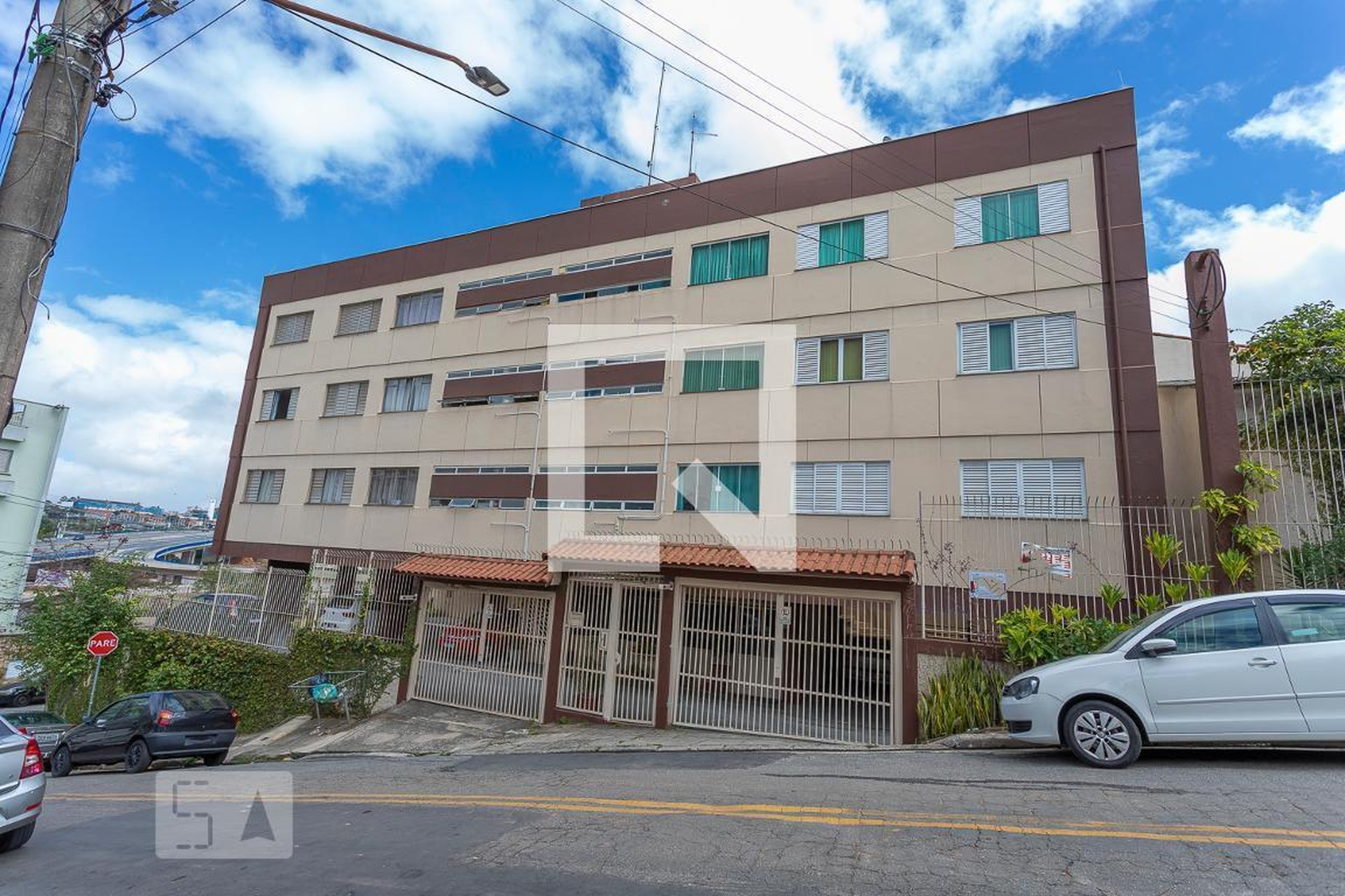 Fachada Condomínio em Rua Príncipe Humberto, 684