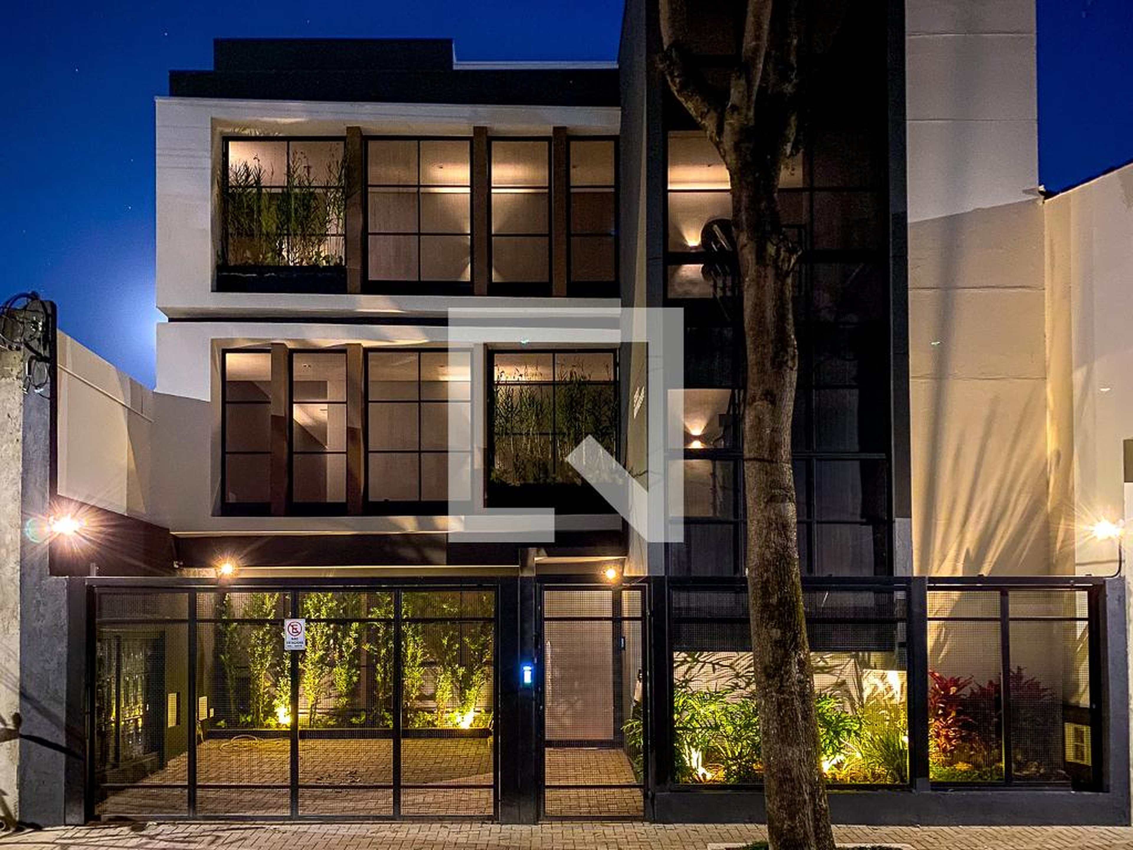 Fachada Condomínio em Rua Paraíbuna, 4