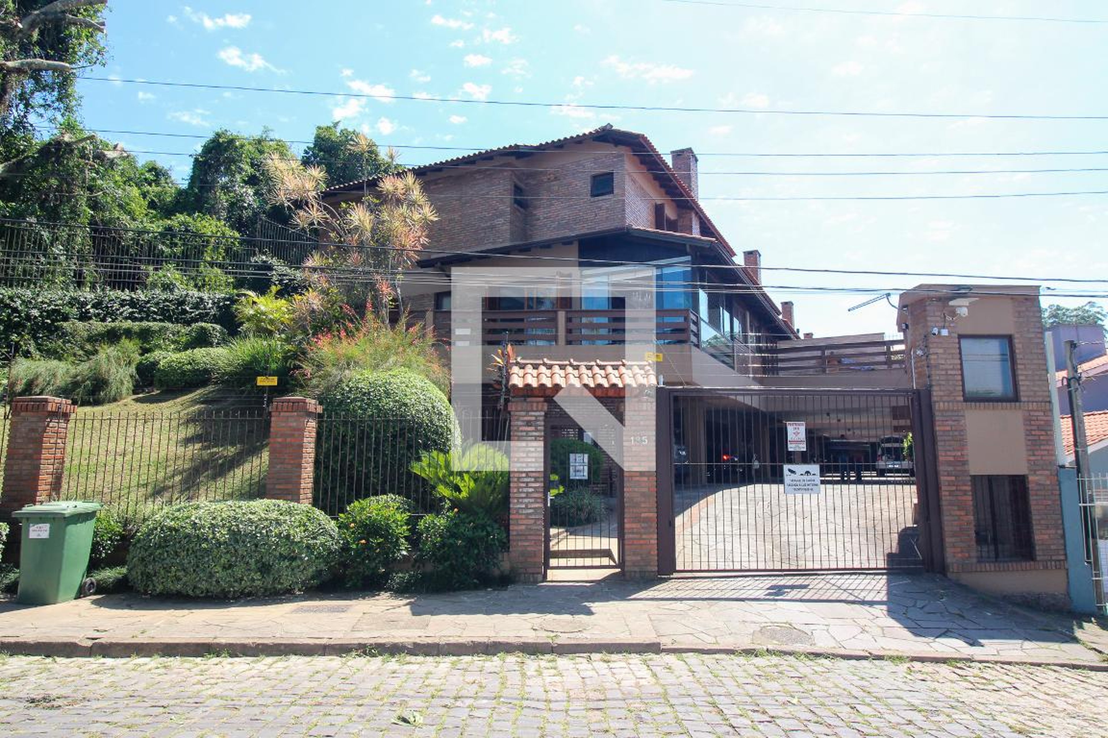 Fachada do condomínio Condomínio em Rua Doutor David de Azevedo Gusmão, 185