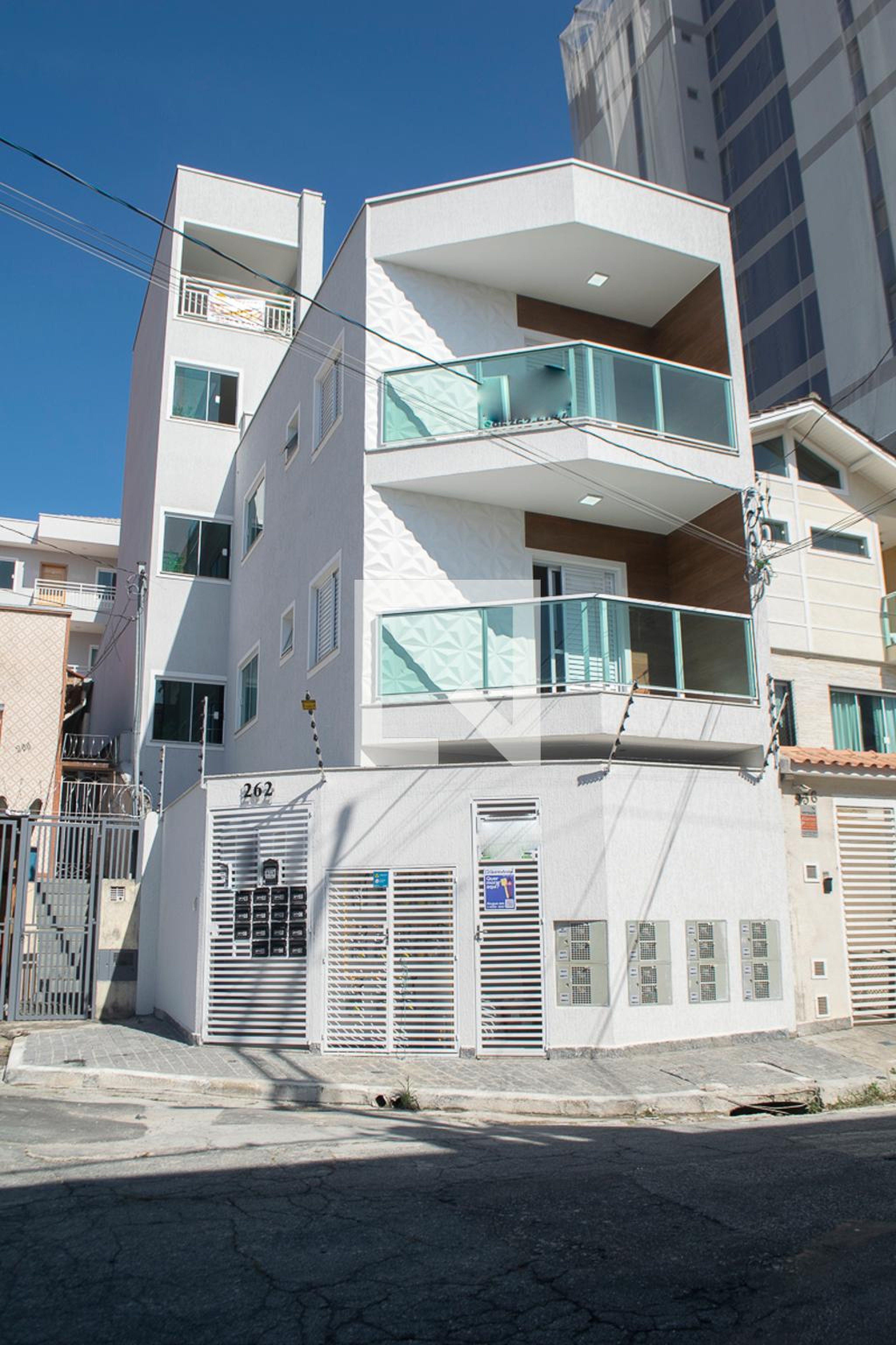 Fachada Condomínio em Rua Antônio Clemente, 262