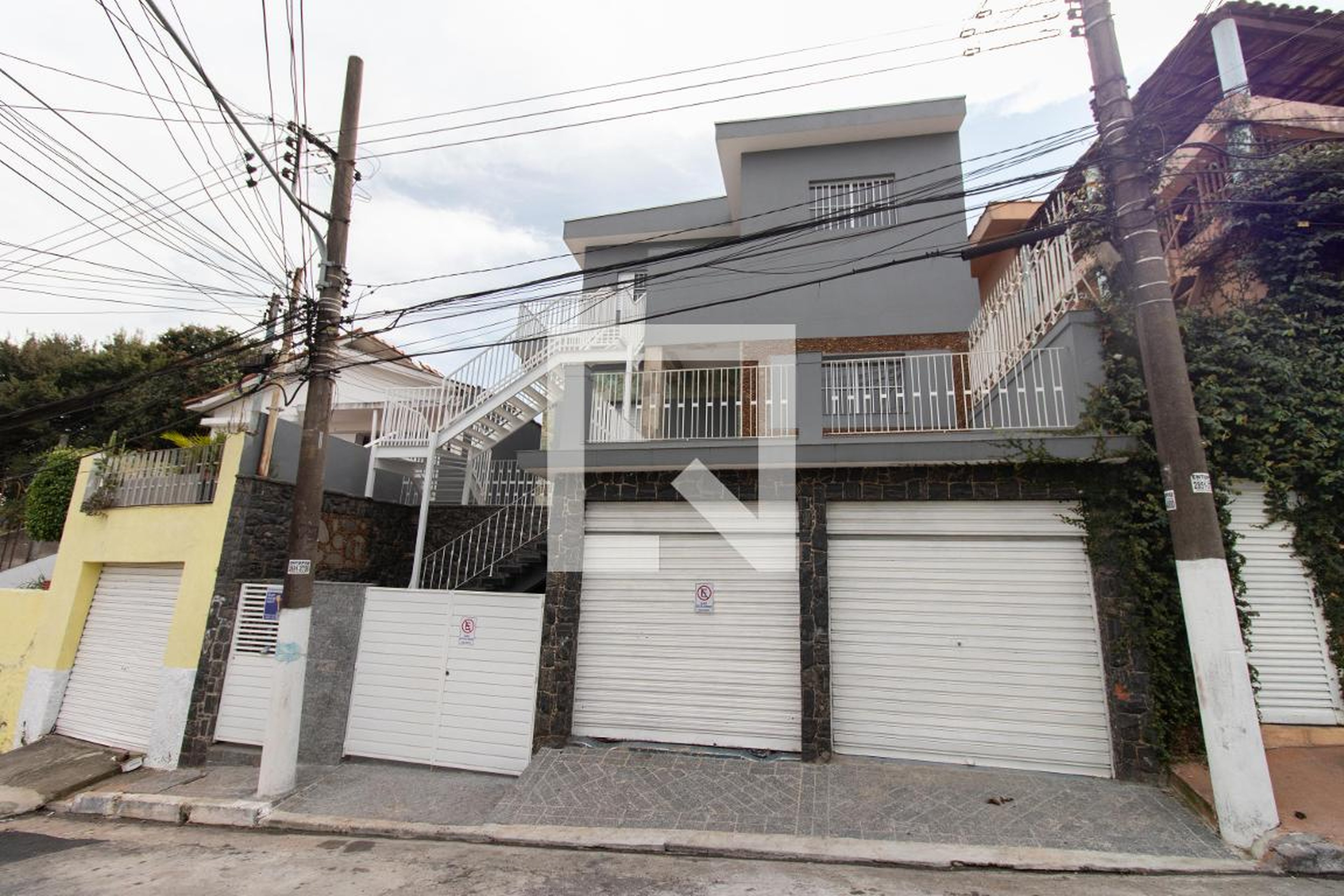 Fachada Condomínio em Rua Frei Mariano Veloso, 225