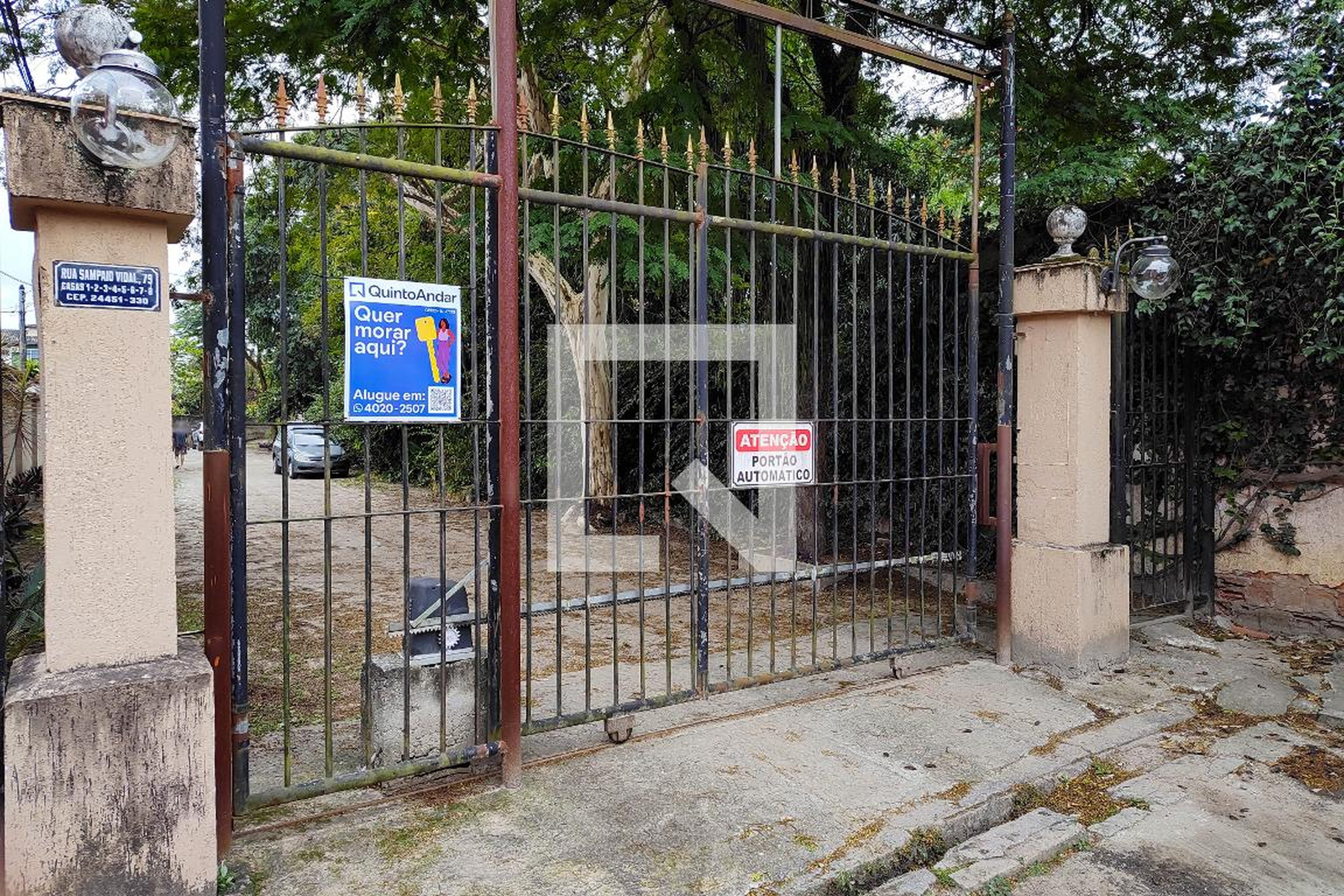 Fachada do condomínio Condomínio em Rua Sampaio Vidal, 79