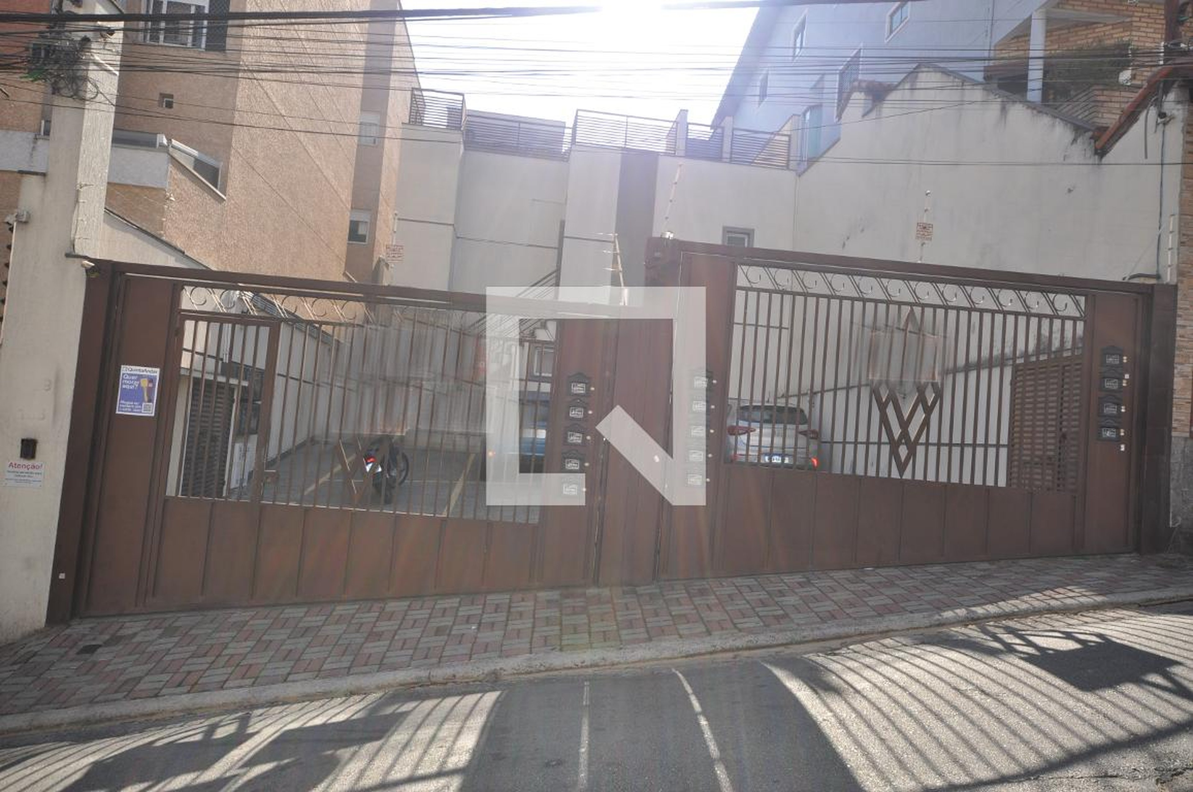 Fachada Condomínio em Rua Enótria, 129