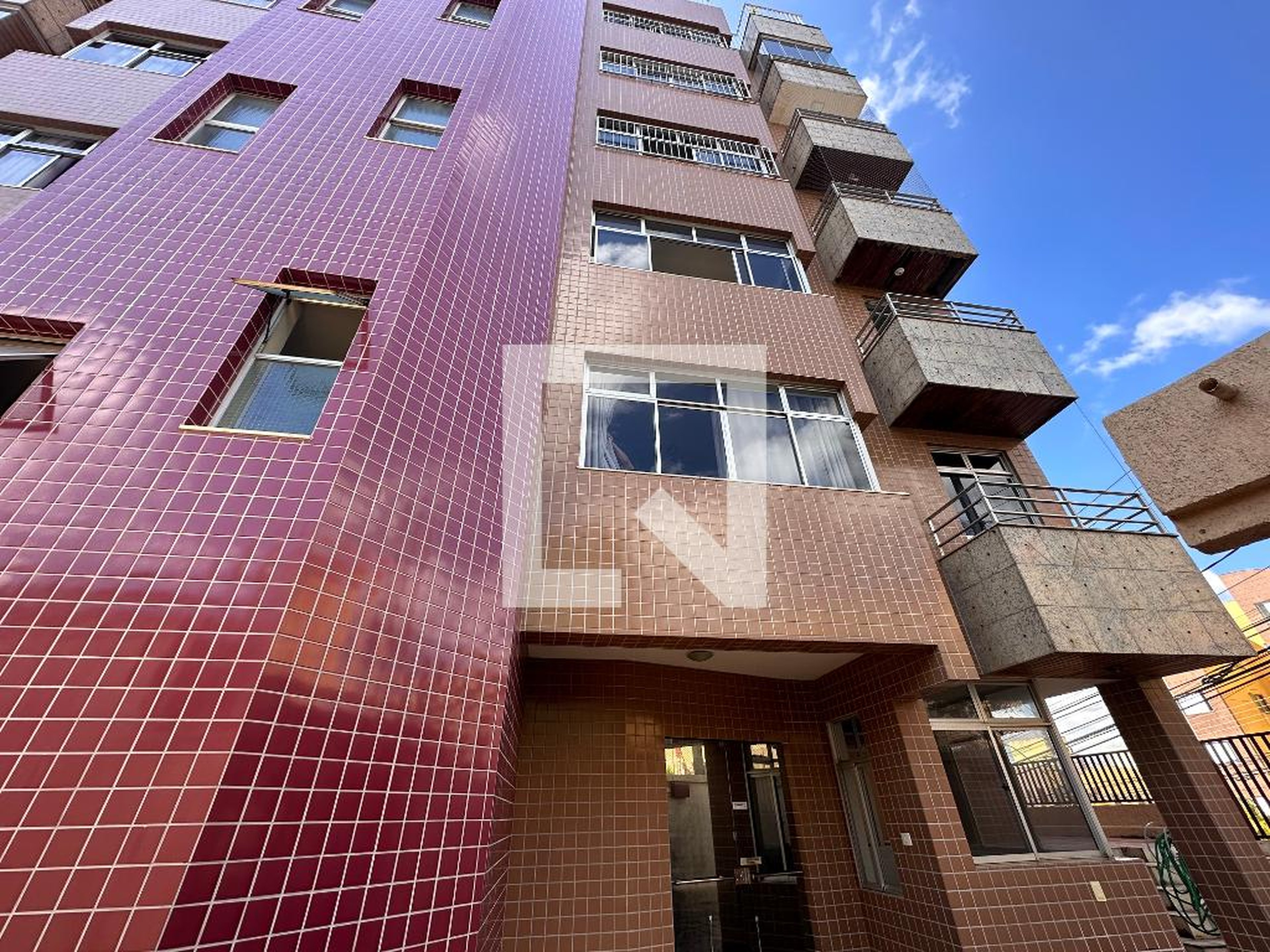 Fachada Condomínio em Rua Carmelita Faria Garófalo, 20