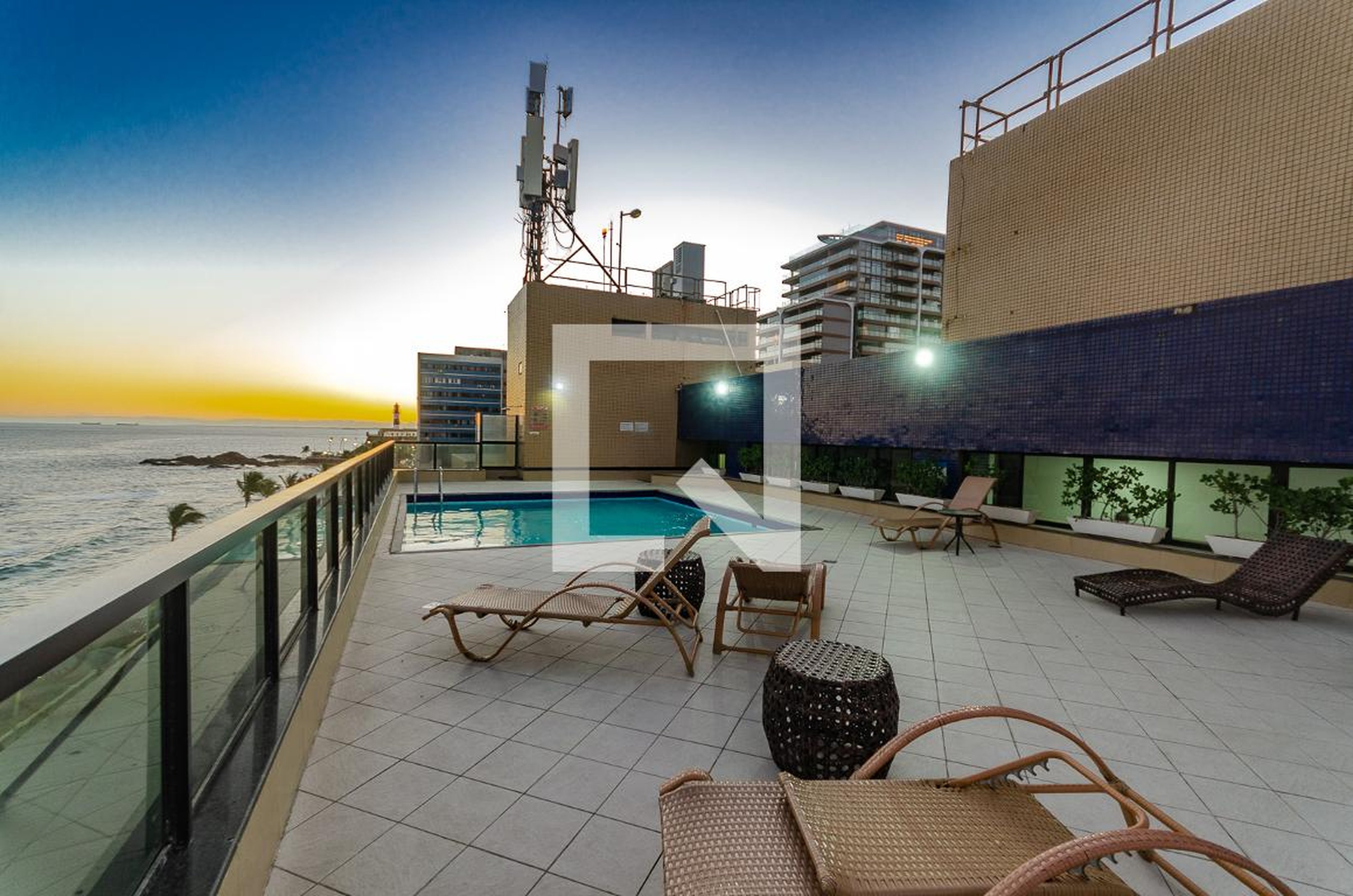 Piscina - Farol Barra Flat