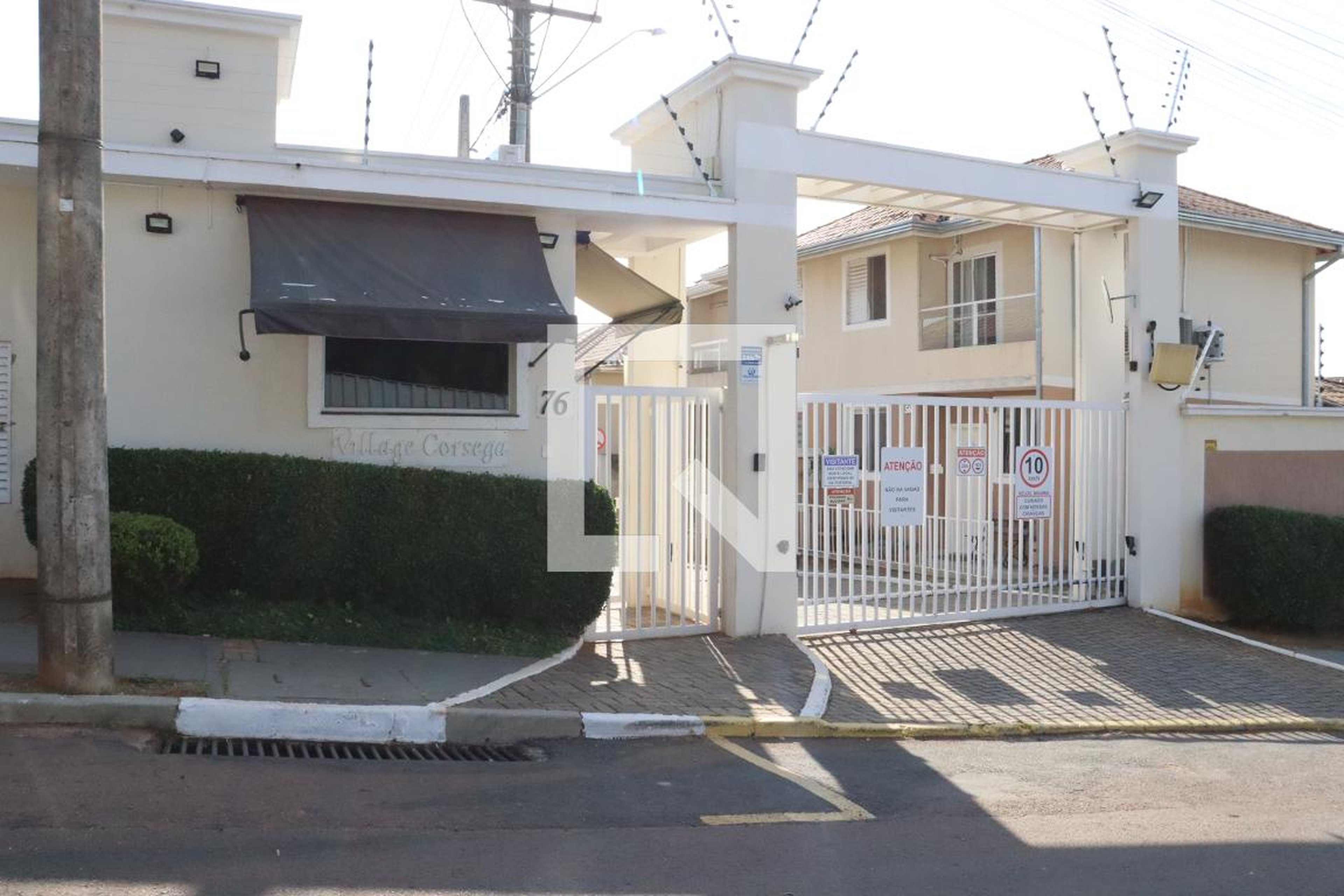 Fachada do condomínio Condomínio Córsega