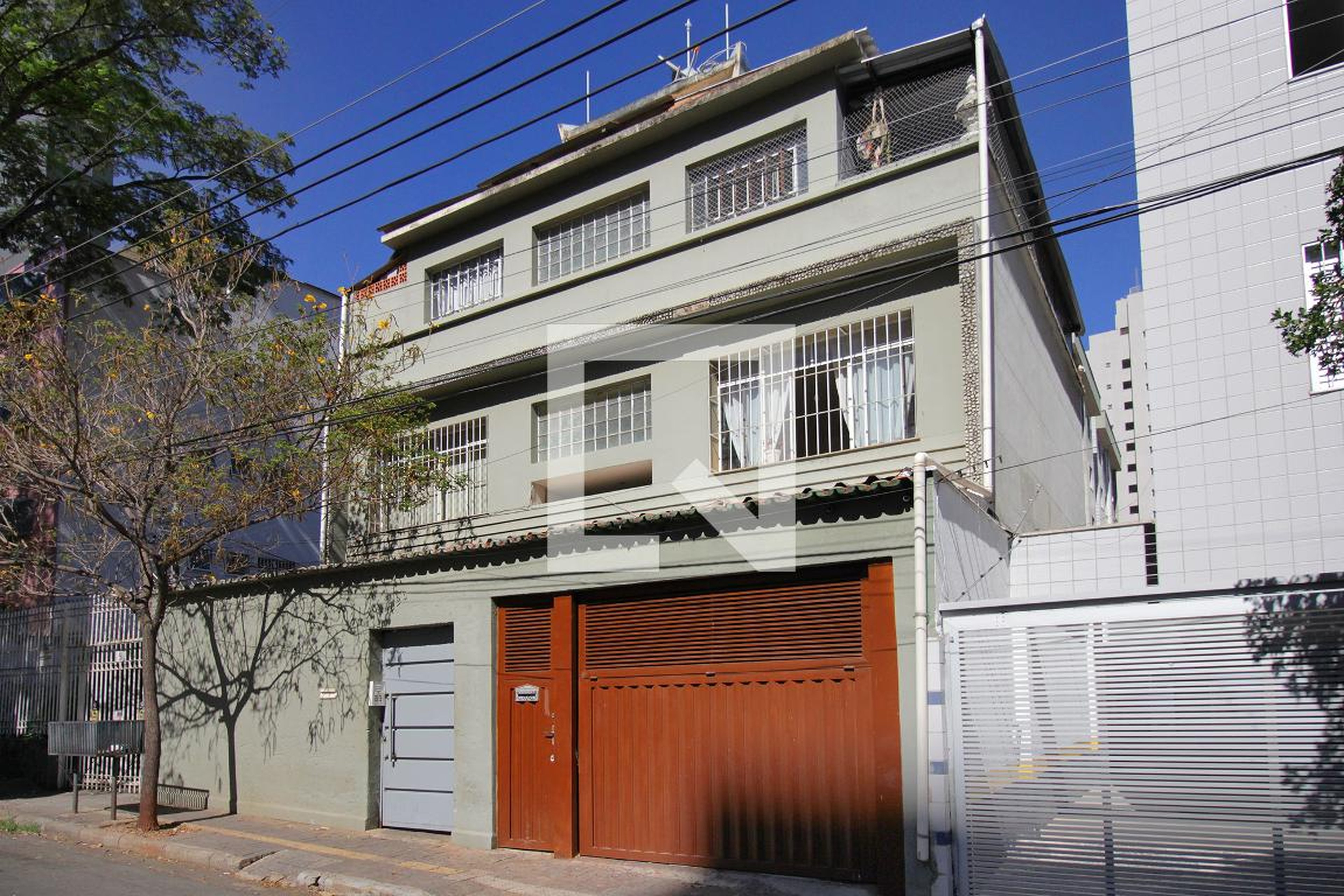 Fachada Condomínio em Rua Penafiel, 226