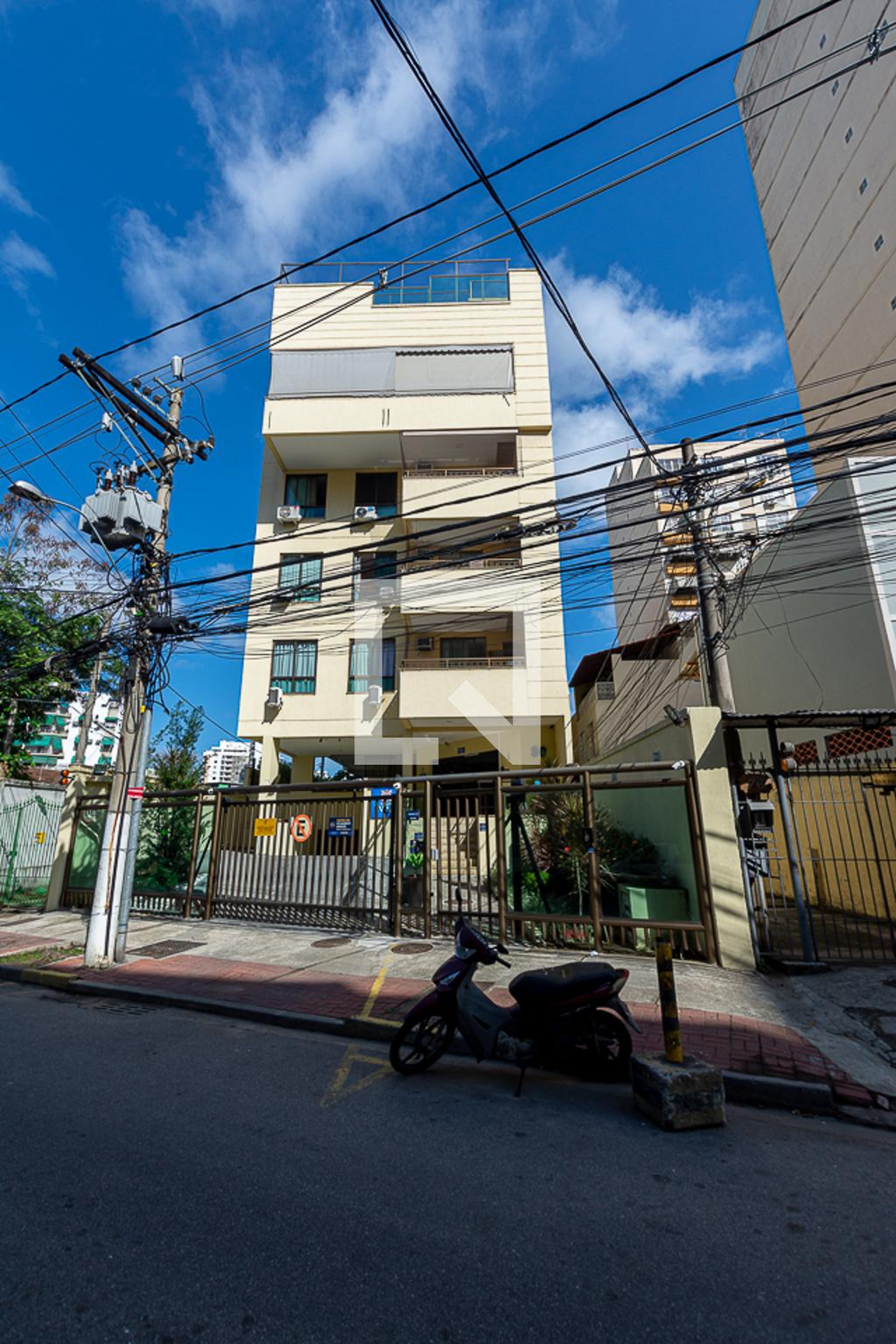 Fachada Condomínio Solar de Évora