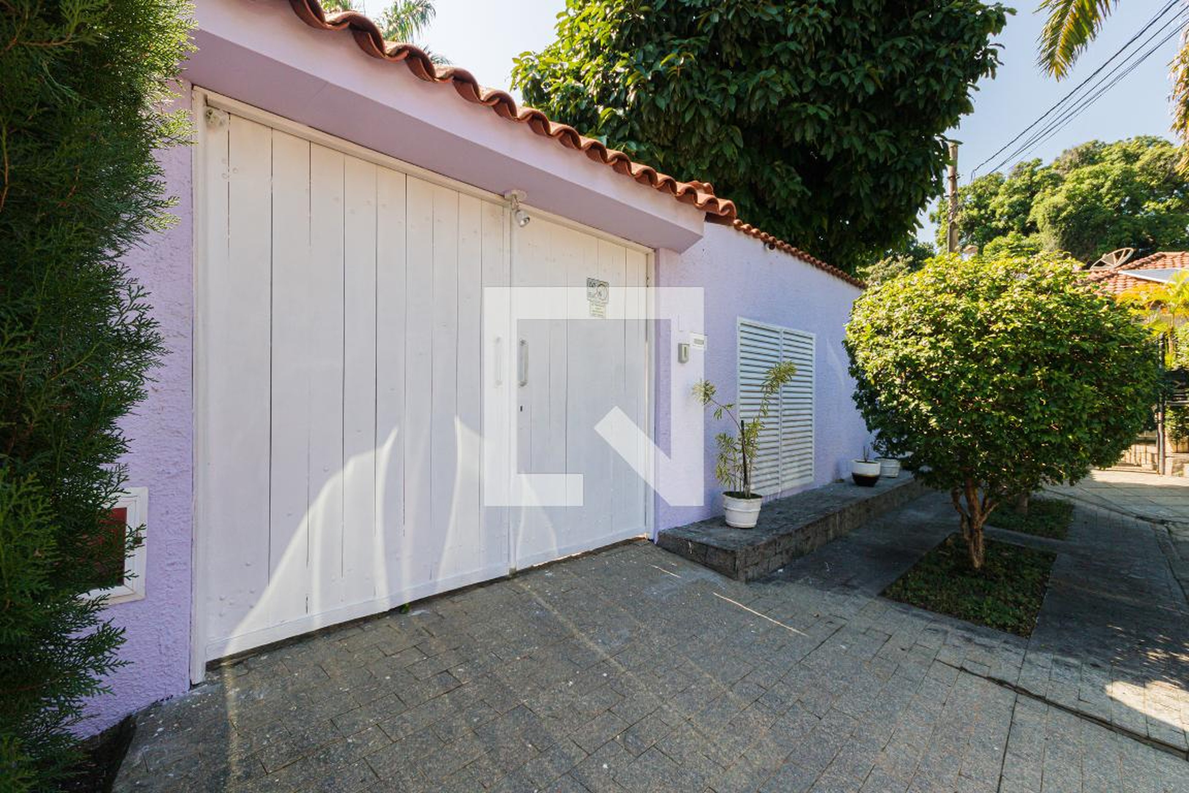 Fachada Condomínio em Rua Moacir Barbosa Soares, 170