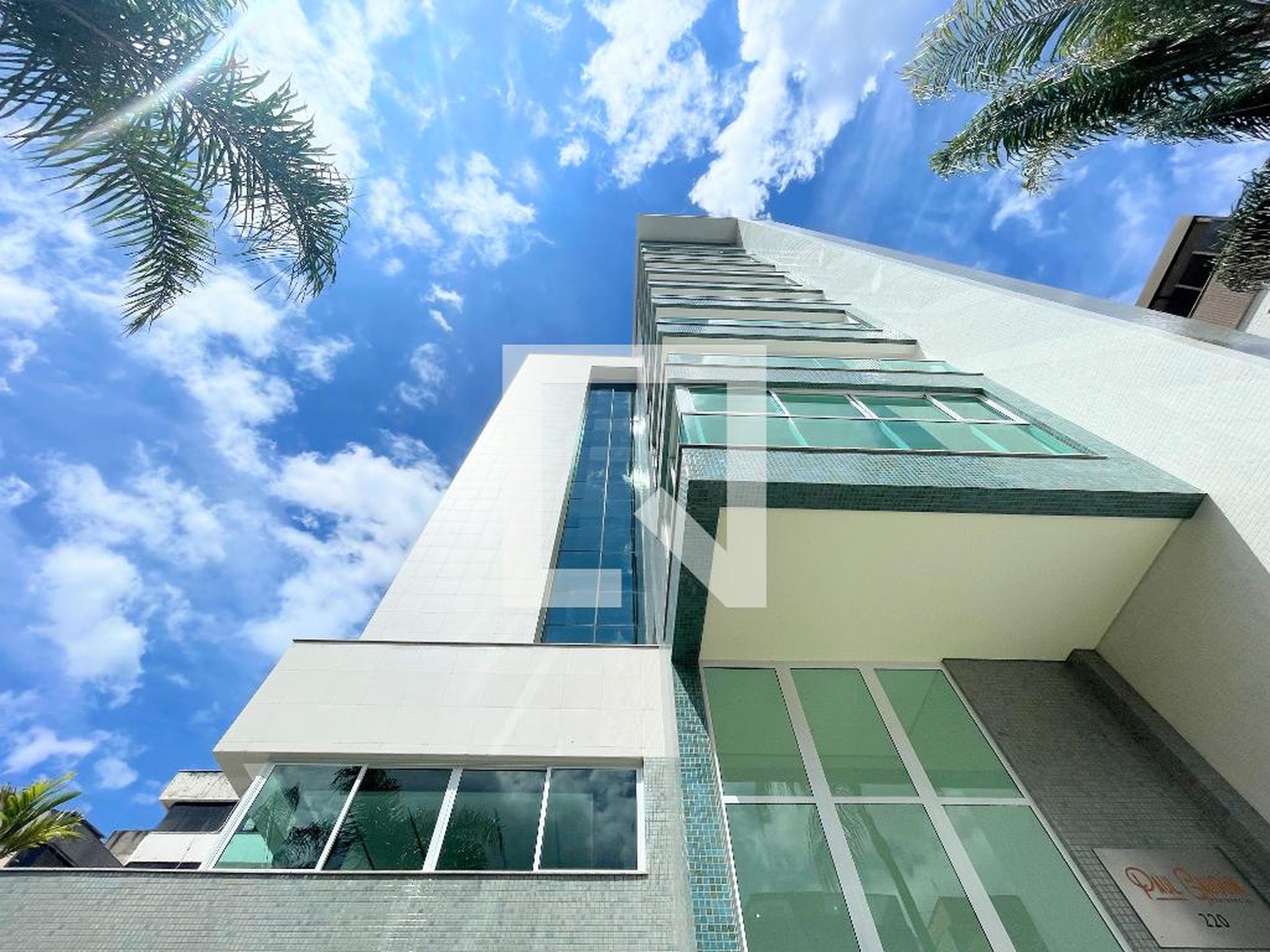 Fachada Condomínio em Rua Doutor Rubens Guimarães, 220