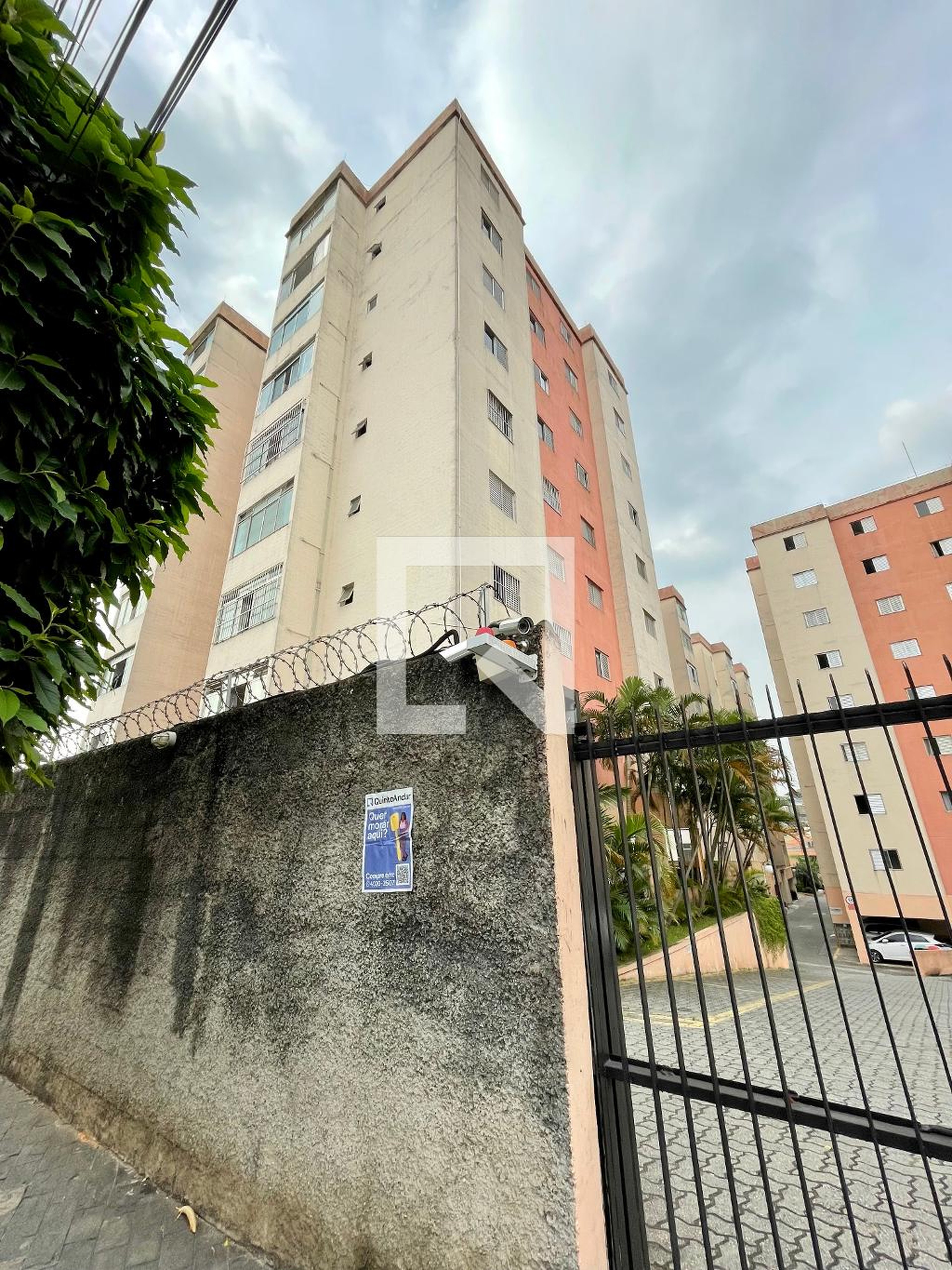 Fachada Condomínio em Travessa Paranamirim 70, 31